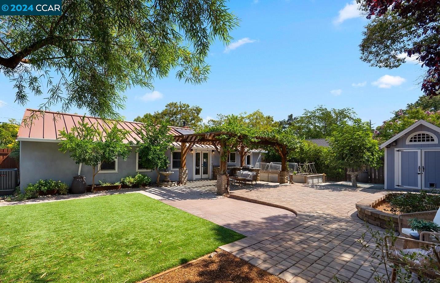 260 Betty Ln