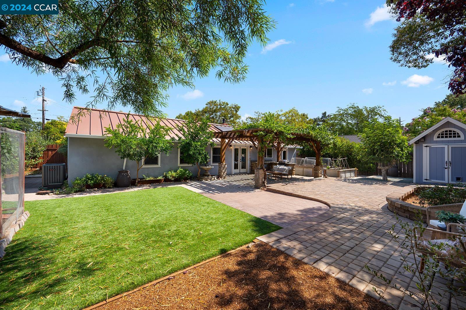 260 Betty Ln