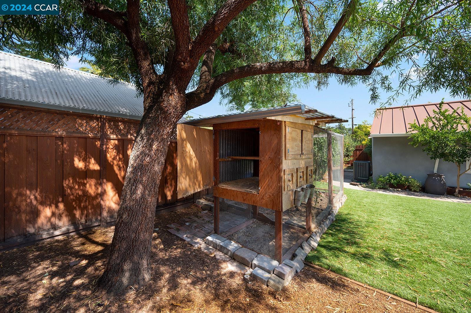 260 Betty Ln
