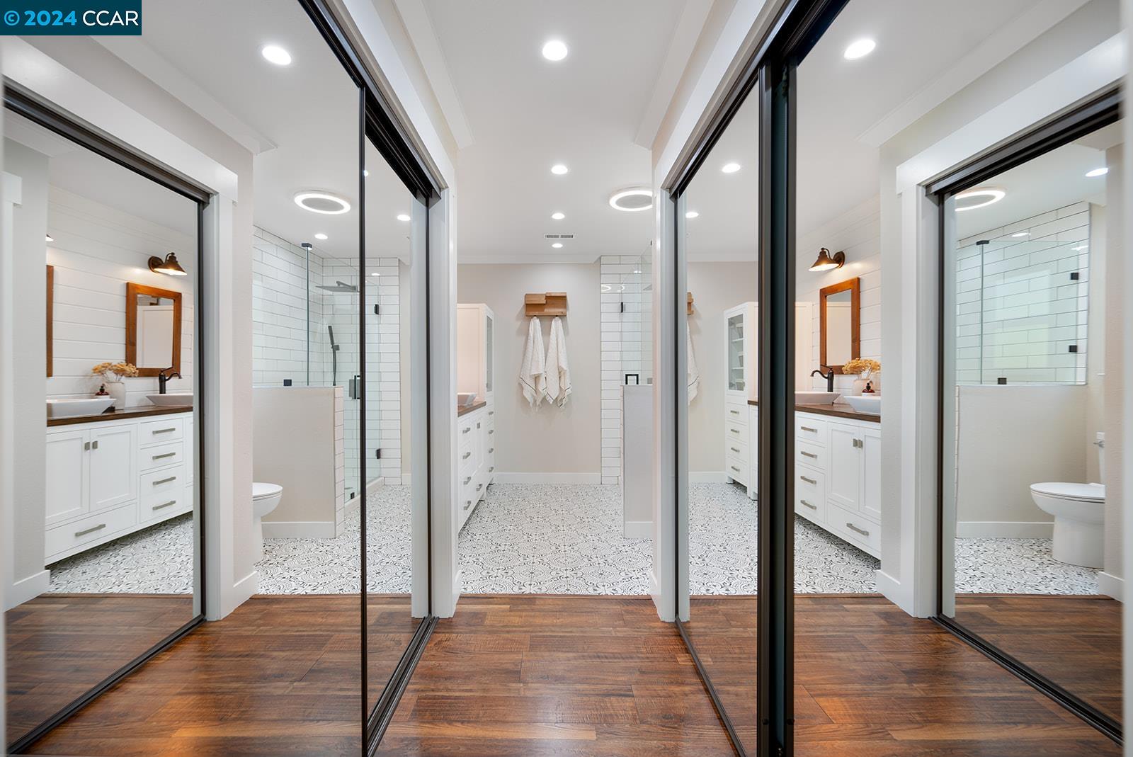 260 Betty Ln