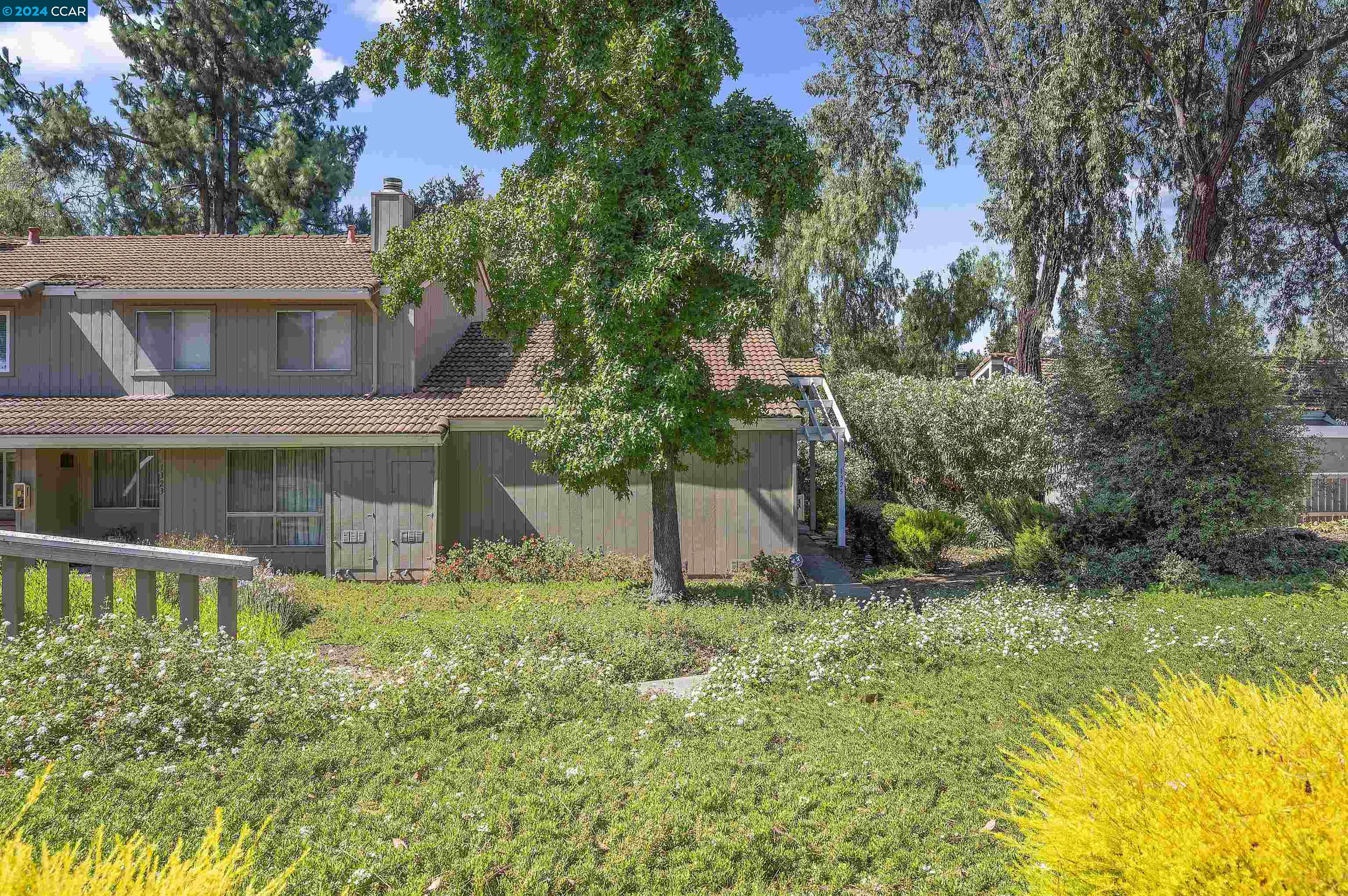 1325 Waterfall Way