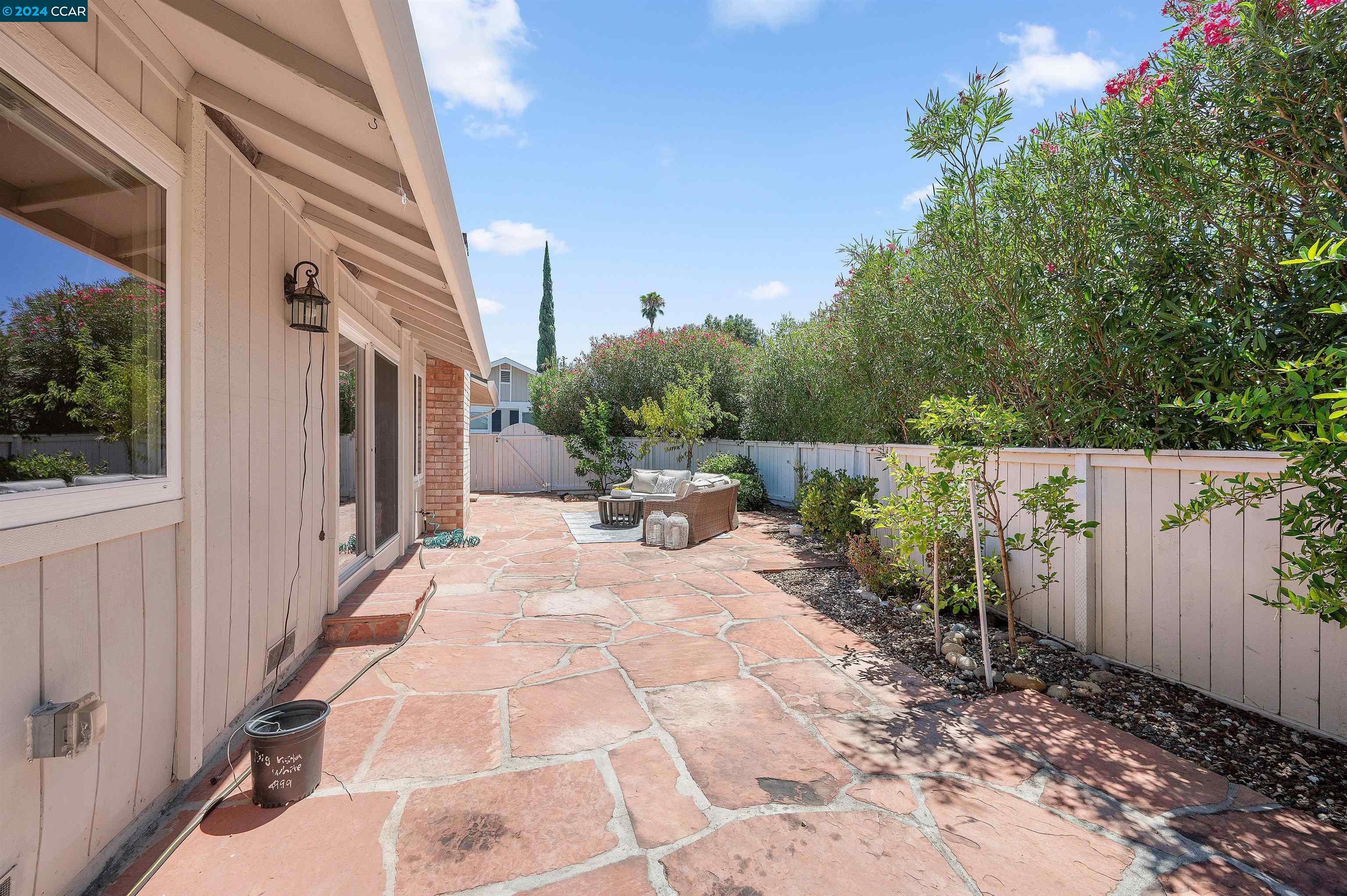 5511 Pamplona Ct