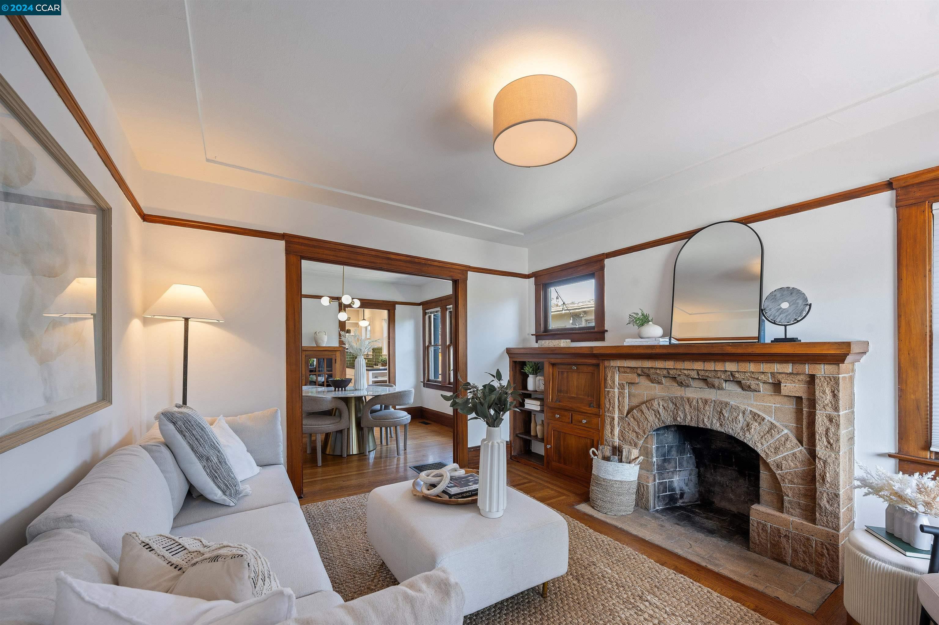 4401 Pleasant Valley Ct