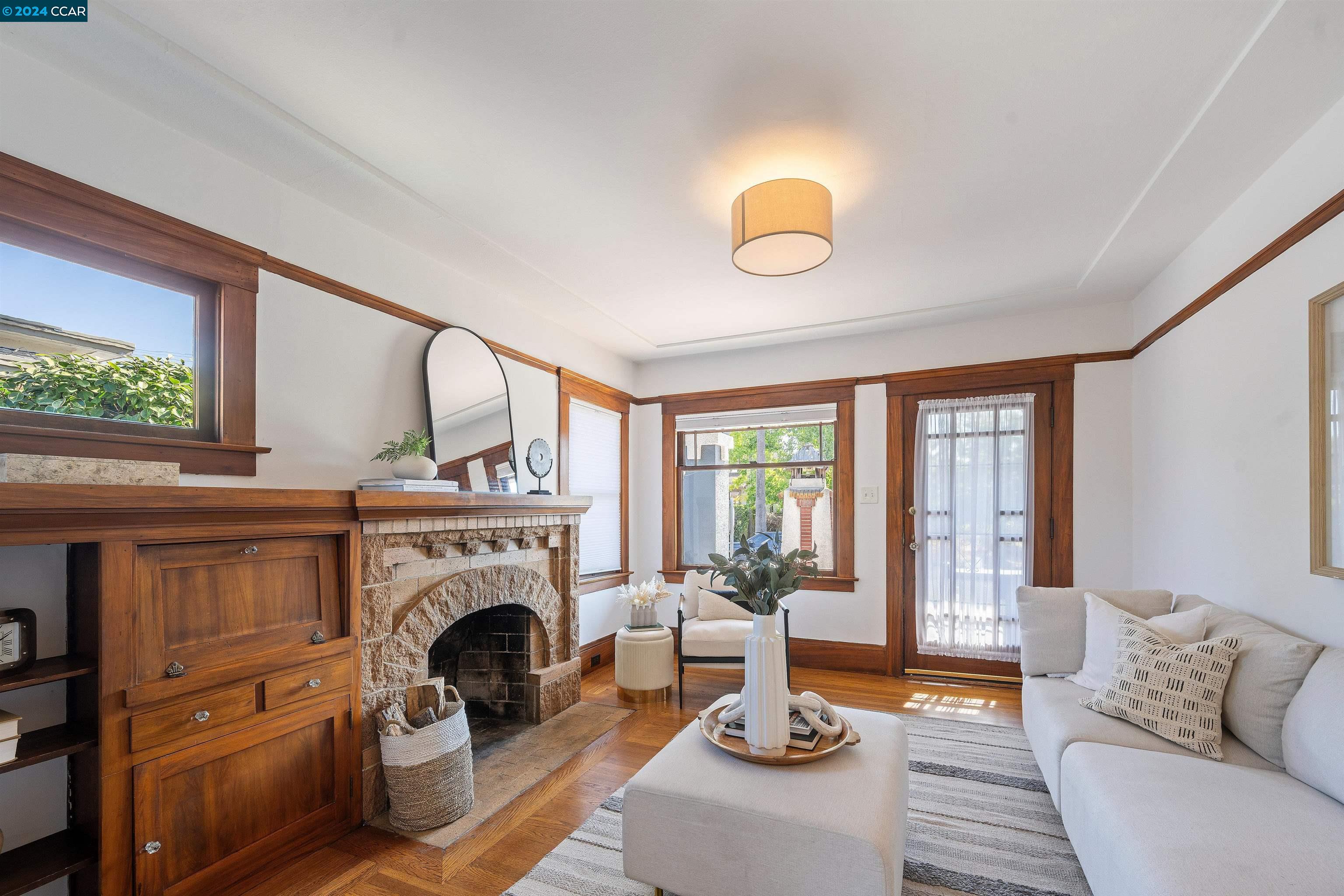 4401 Pleasant Valley Ct