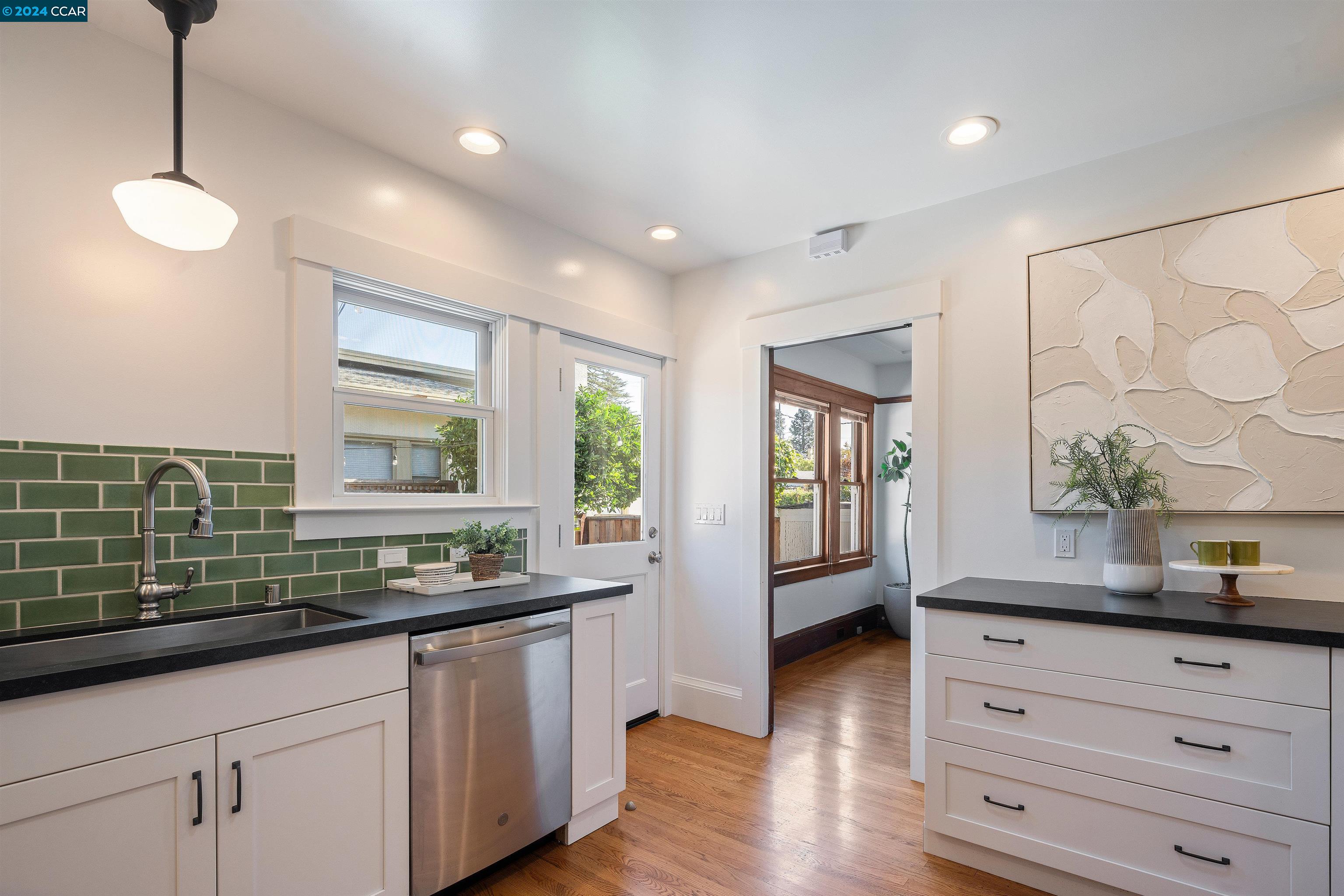 4401 Pleasant Valley Ct