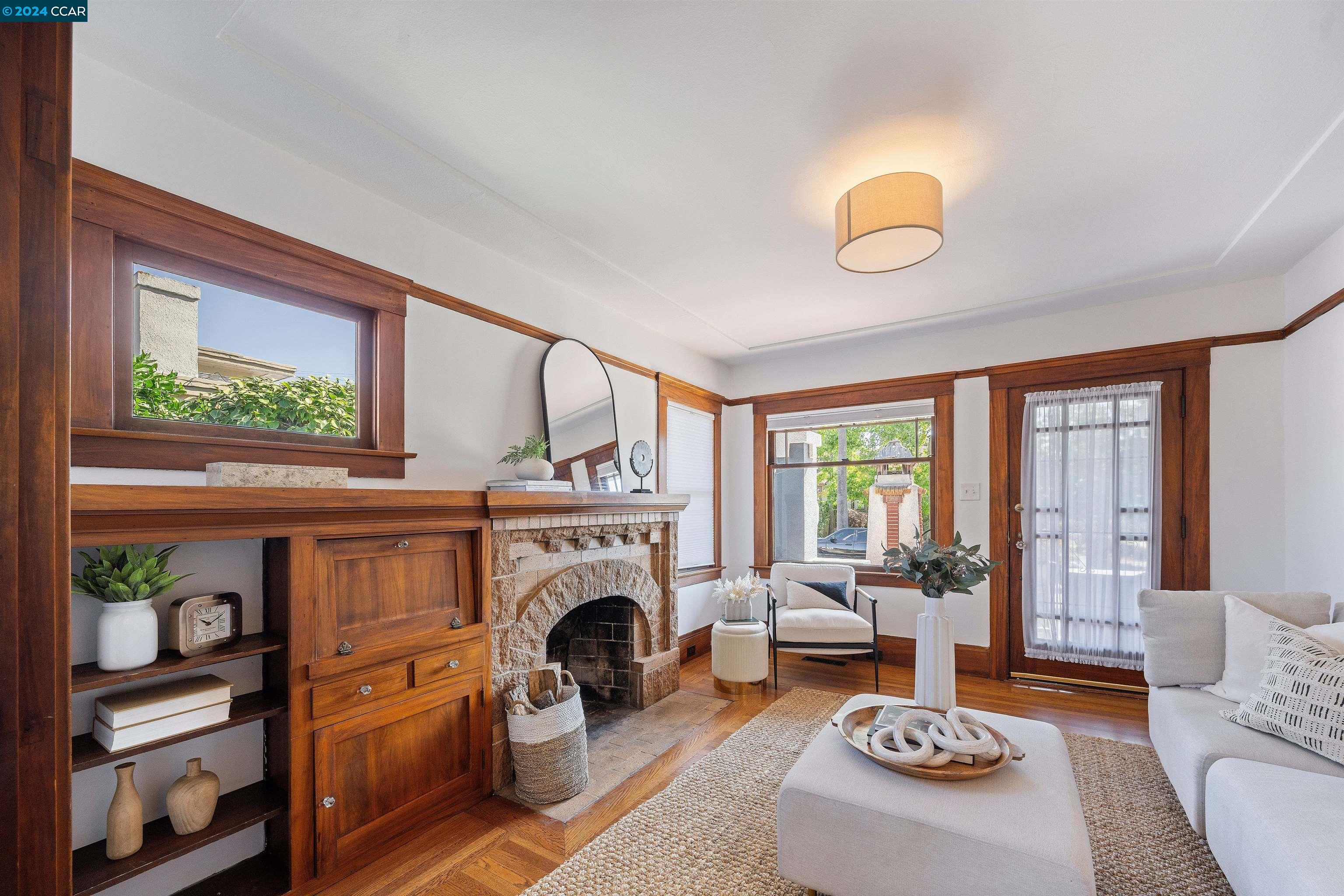 4401 Pleasant Valley Ct