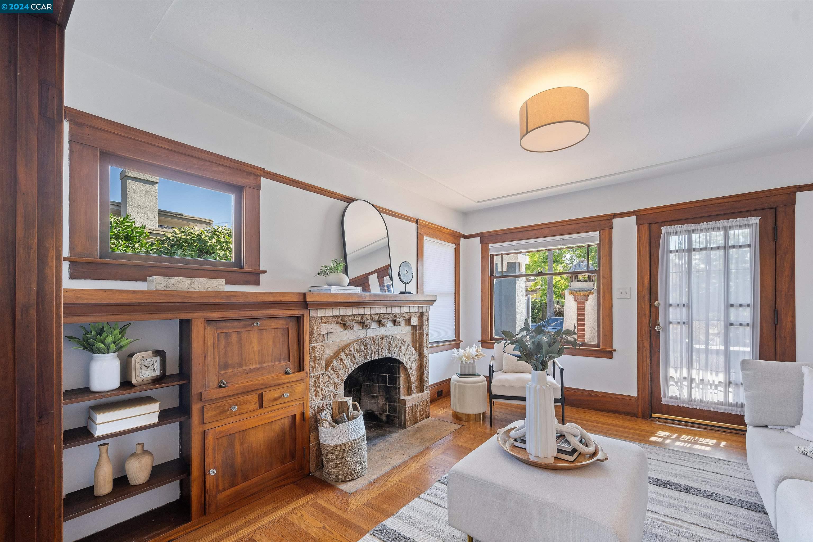 4401 Pleasant Valley Ct
