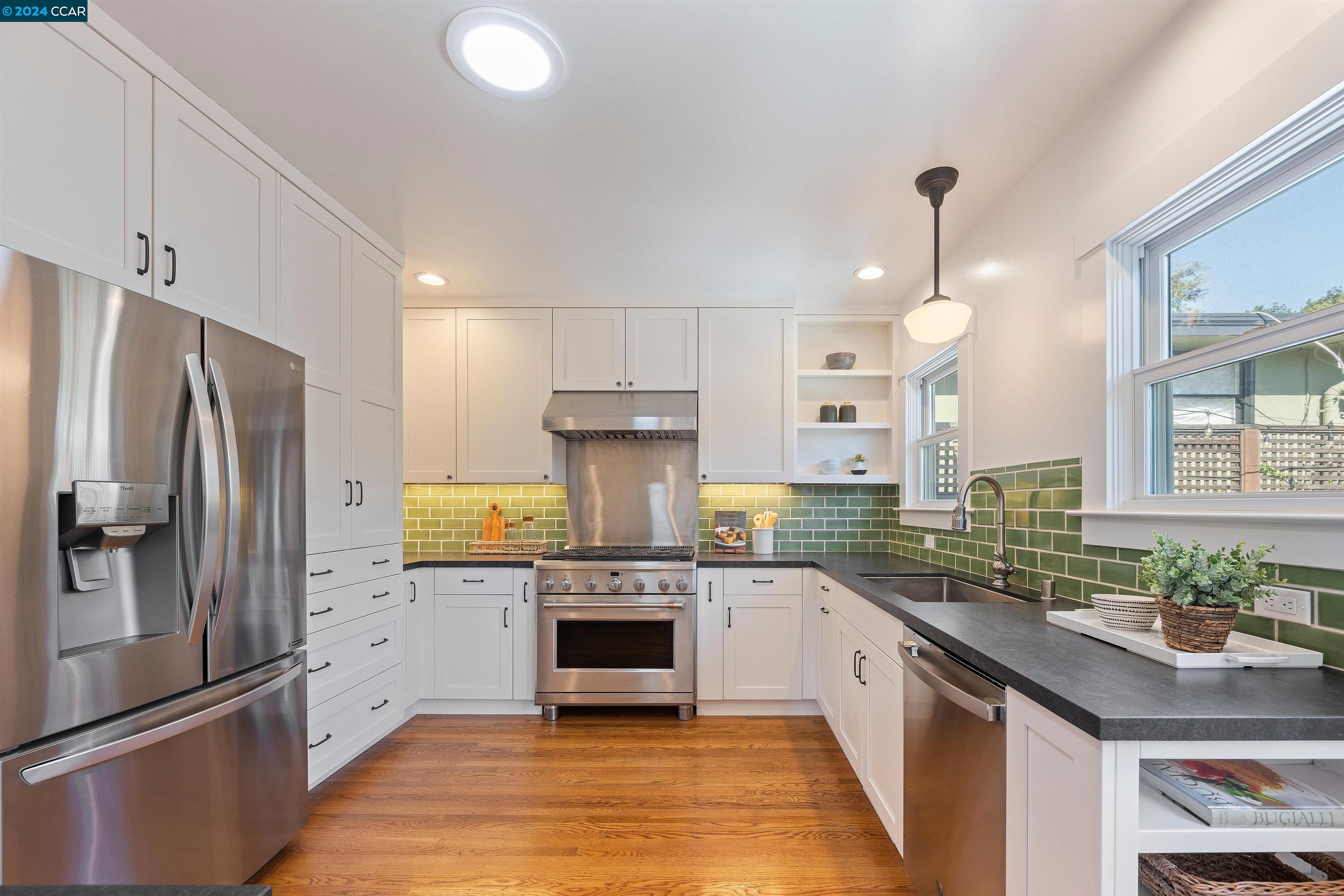 4401 Pleasant Valley Ct
