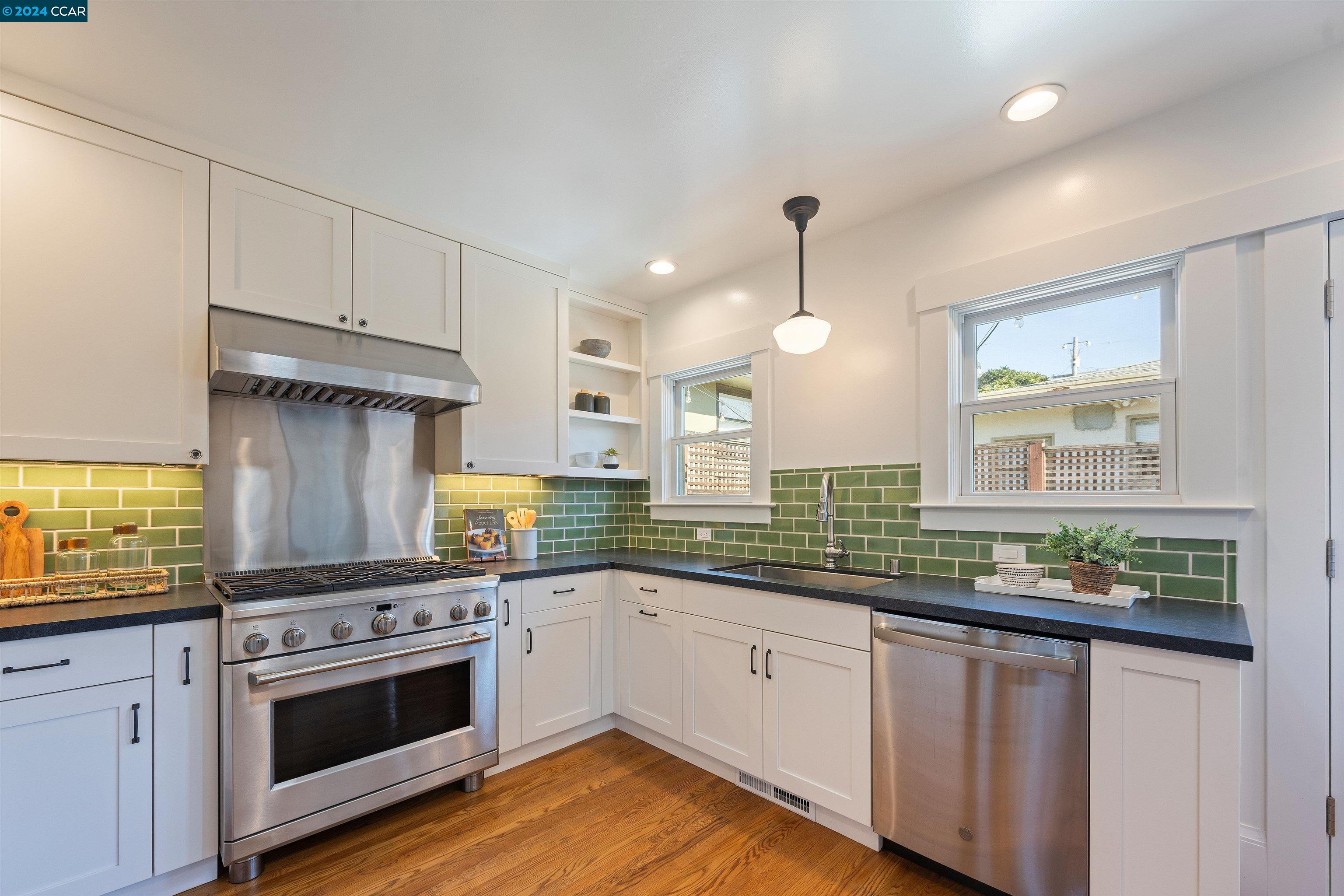 4401 Pleasant Valley Ct