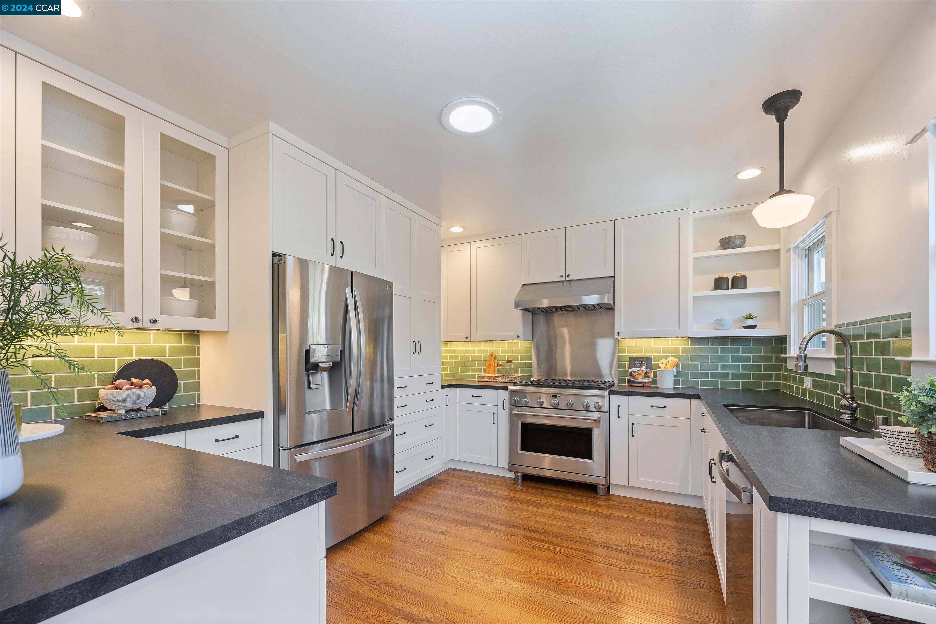 4401 Pleasant Valley Ct