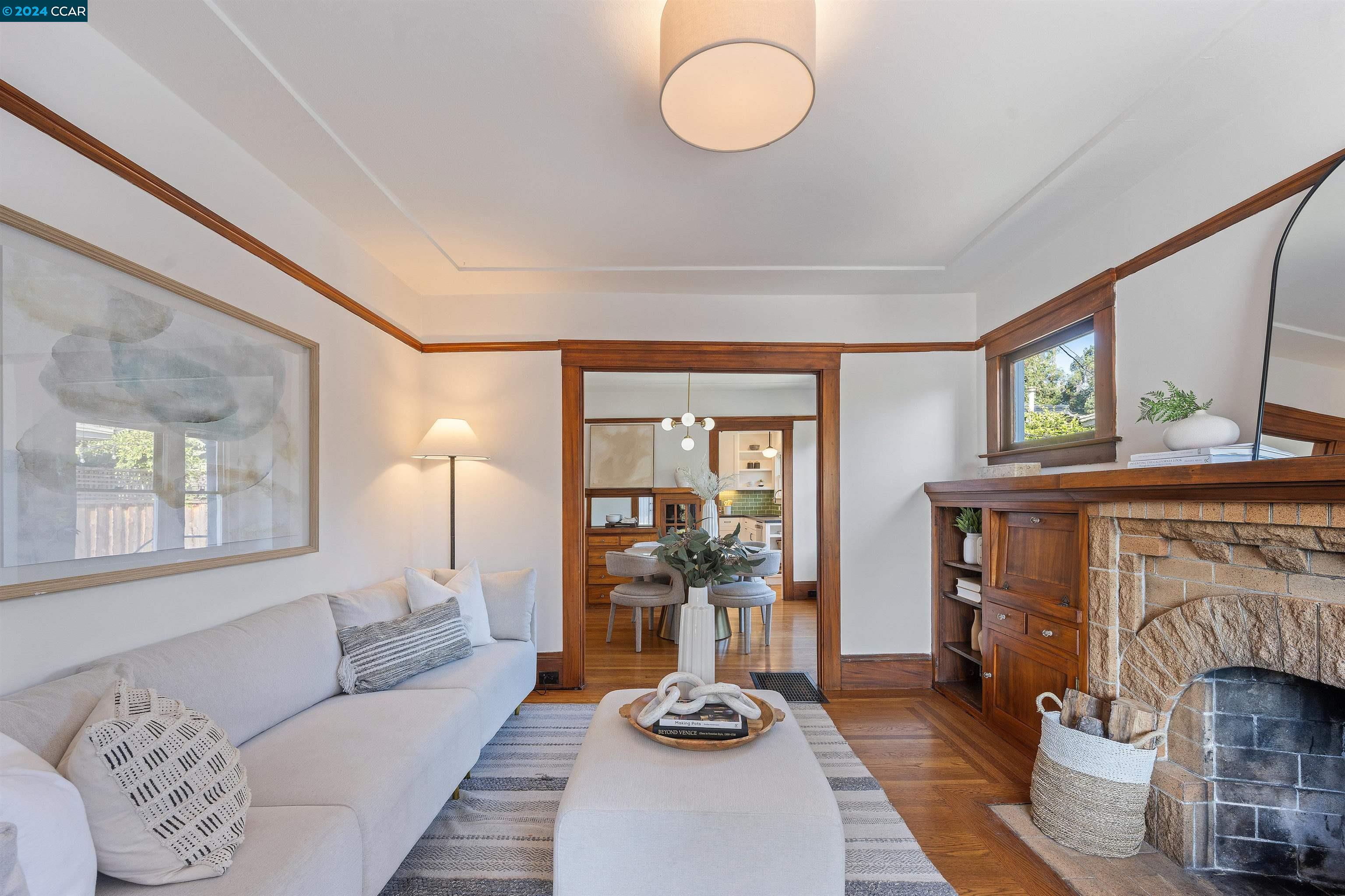 4401 Pleasant Valley Ct