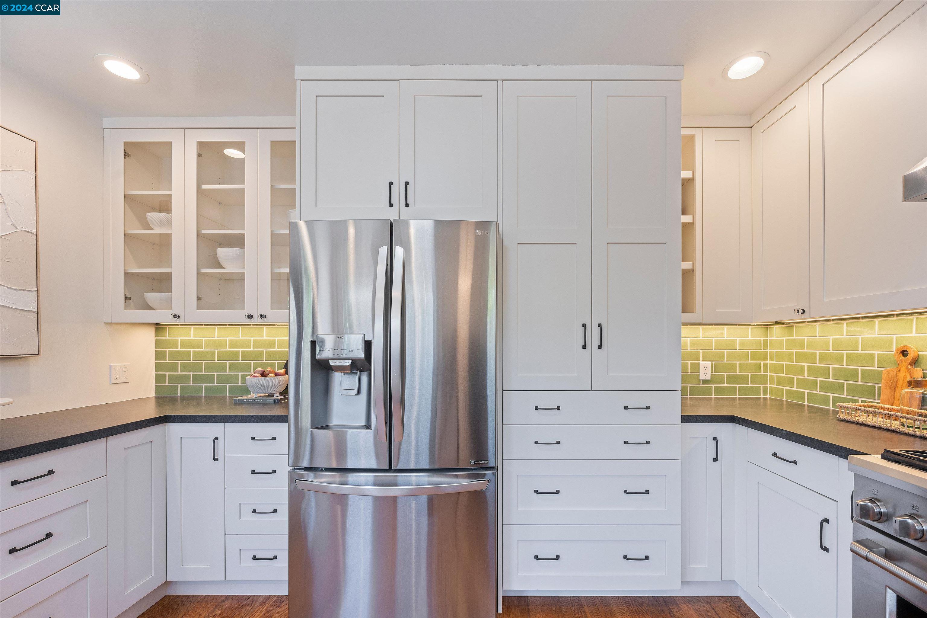 4401 Pleasant Valley Ct