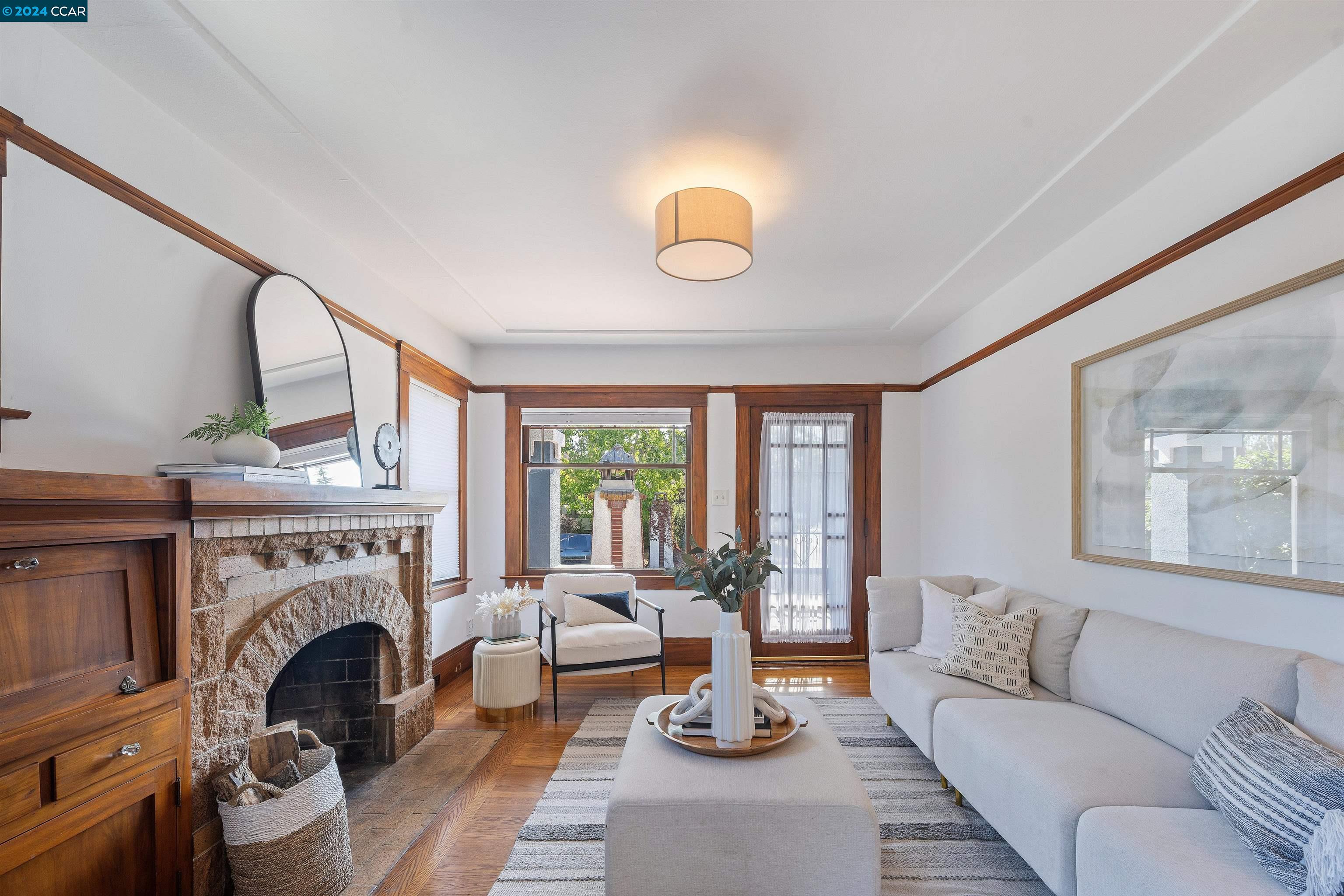 4401 Pleasant Valley Ct