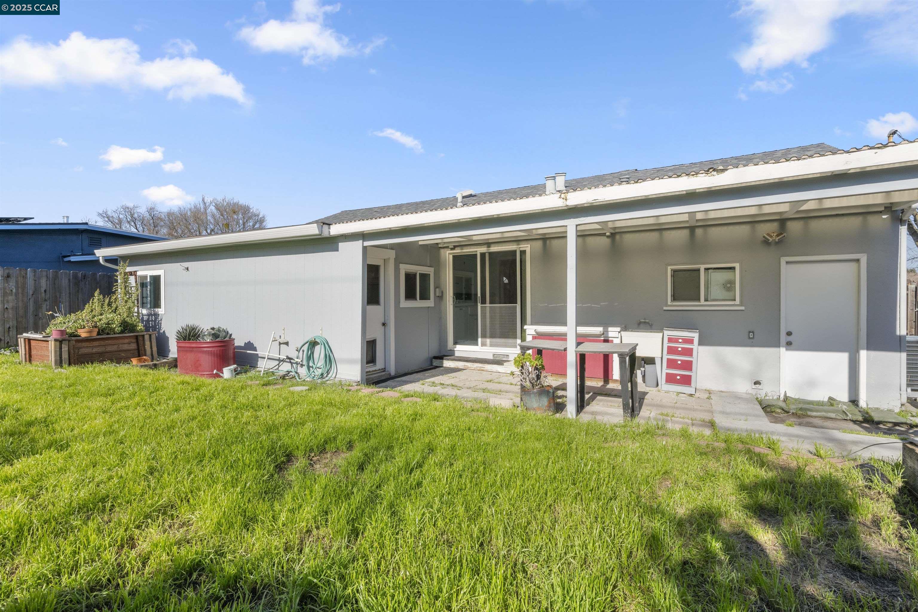917 Laurel Way