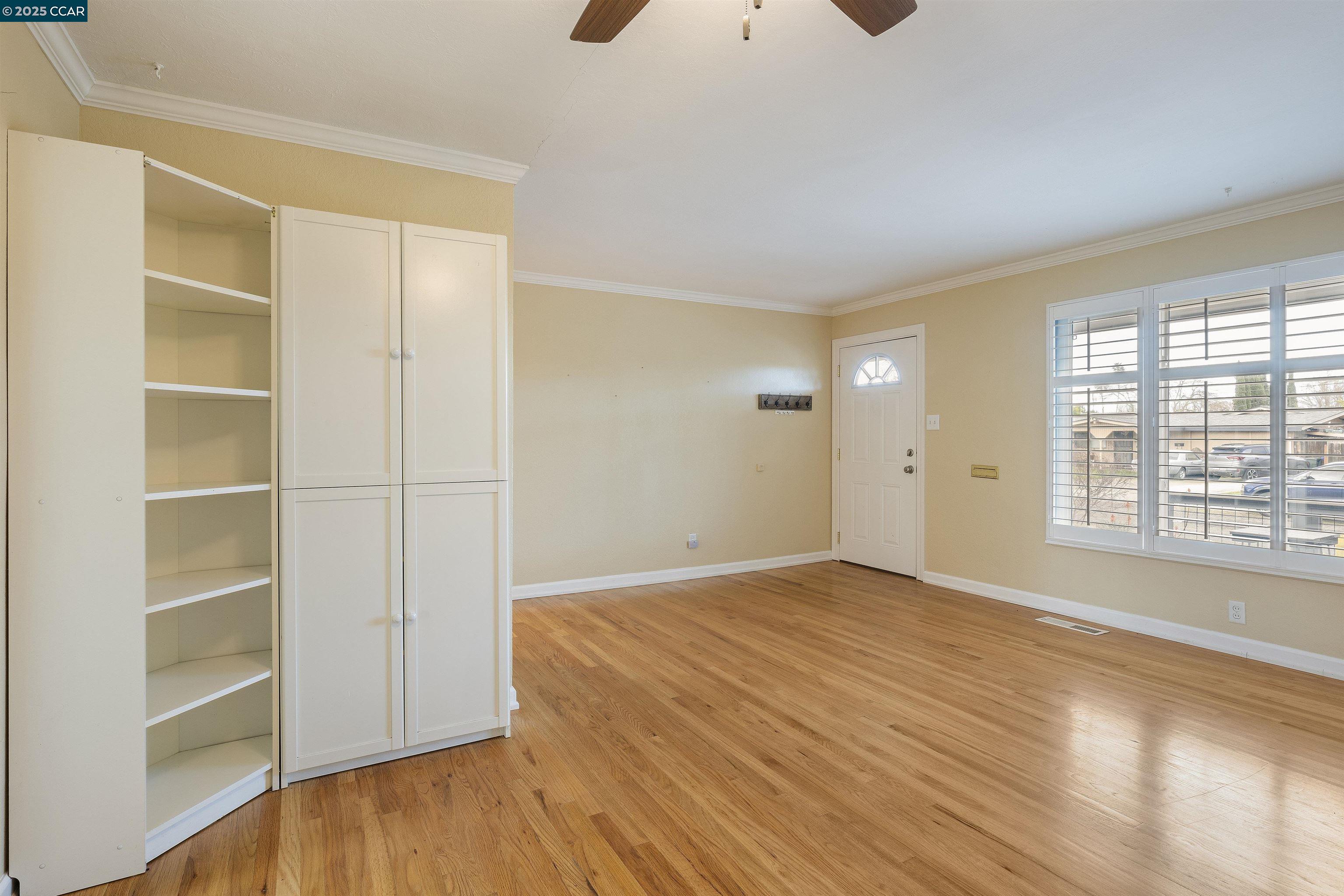 917 Laurel Way