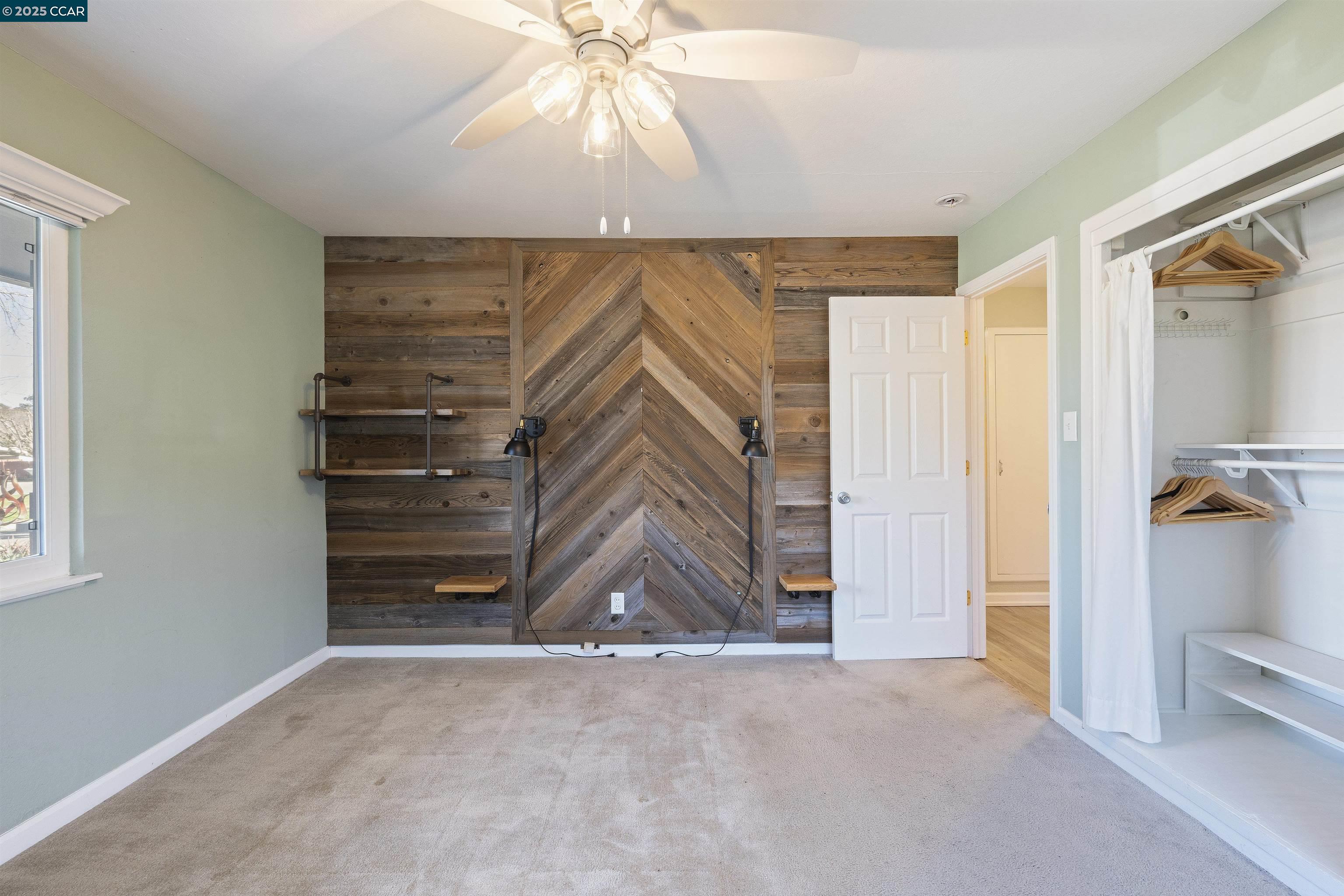 917 Laurel Way