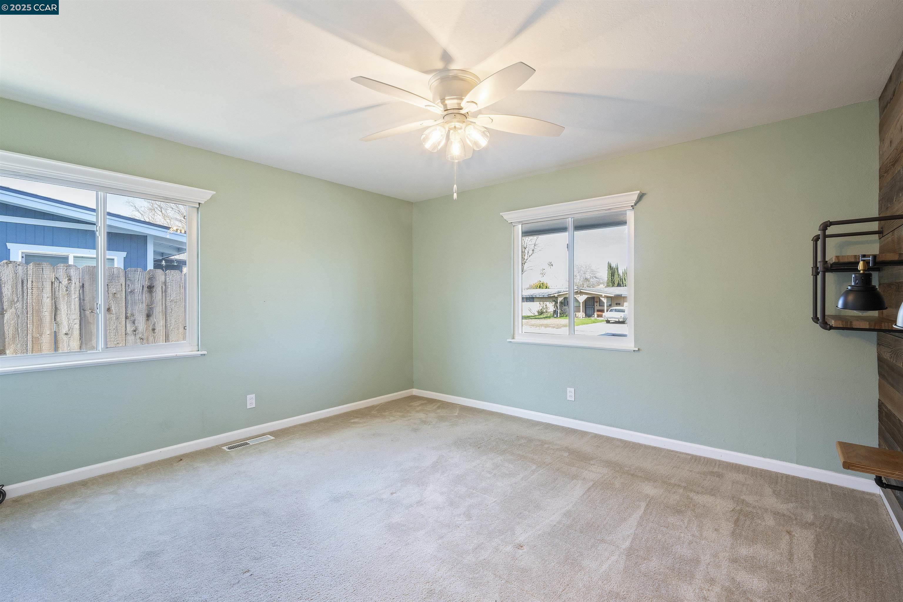 917 Laurel Way