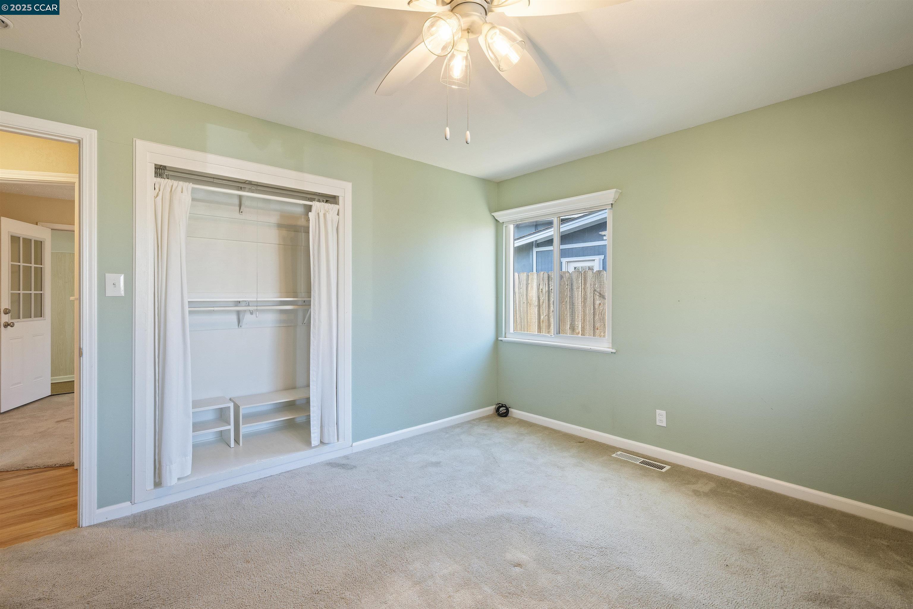 917 Laurel Way