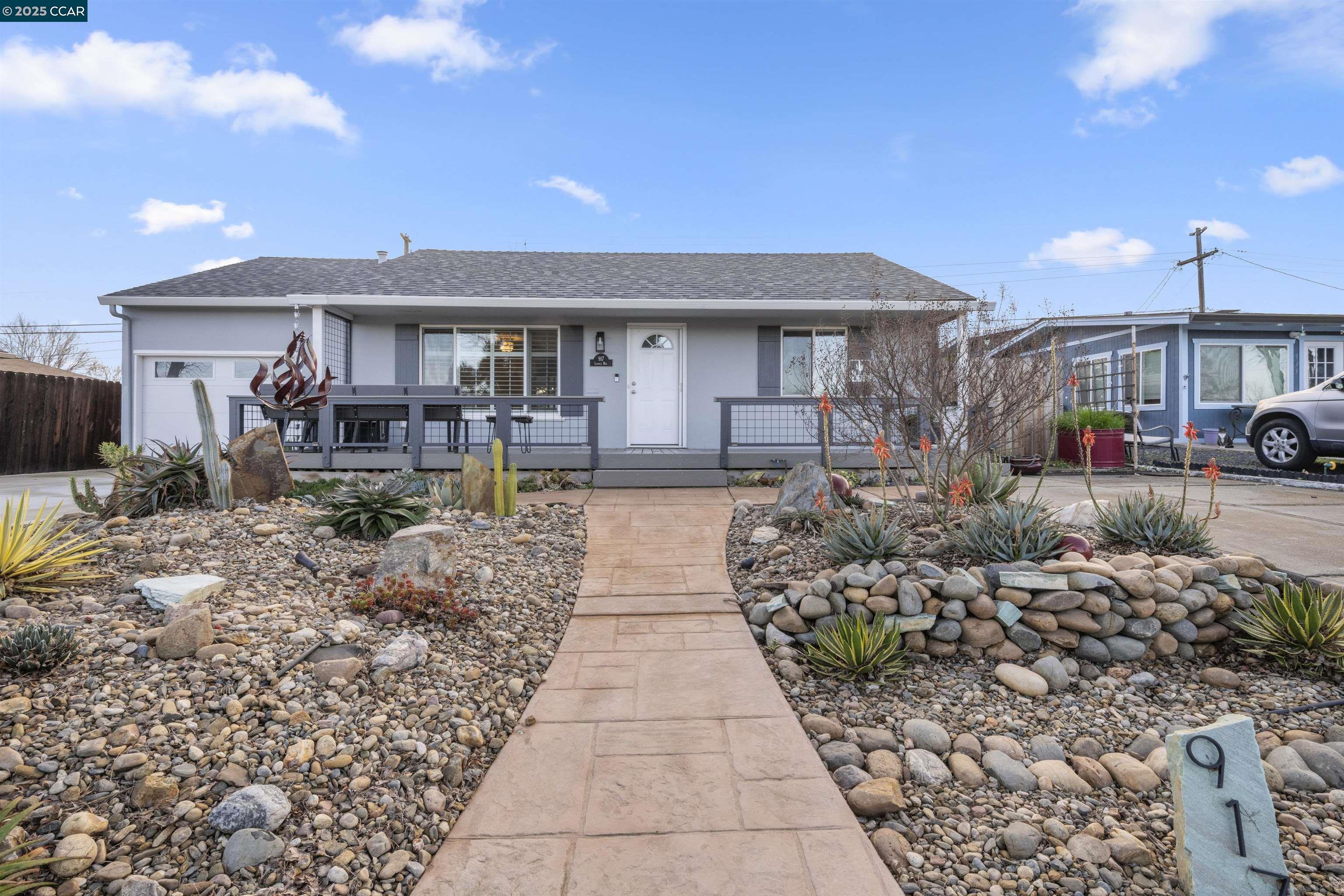 917 Laurel Way