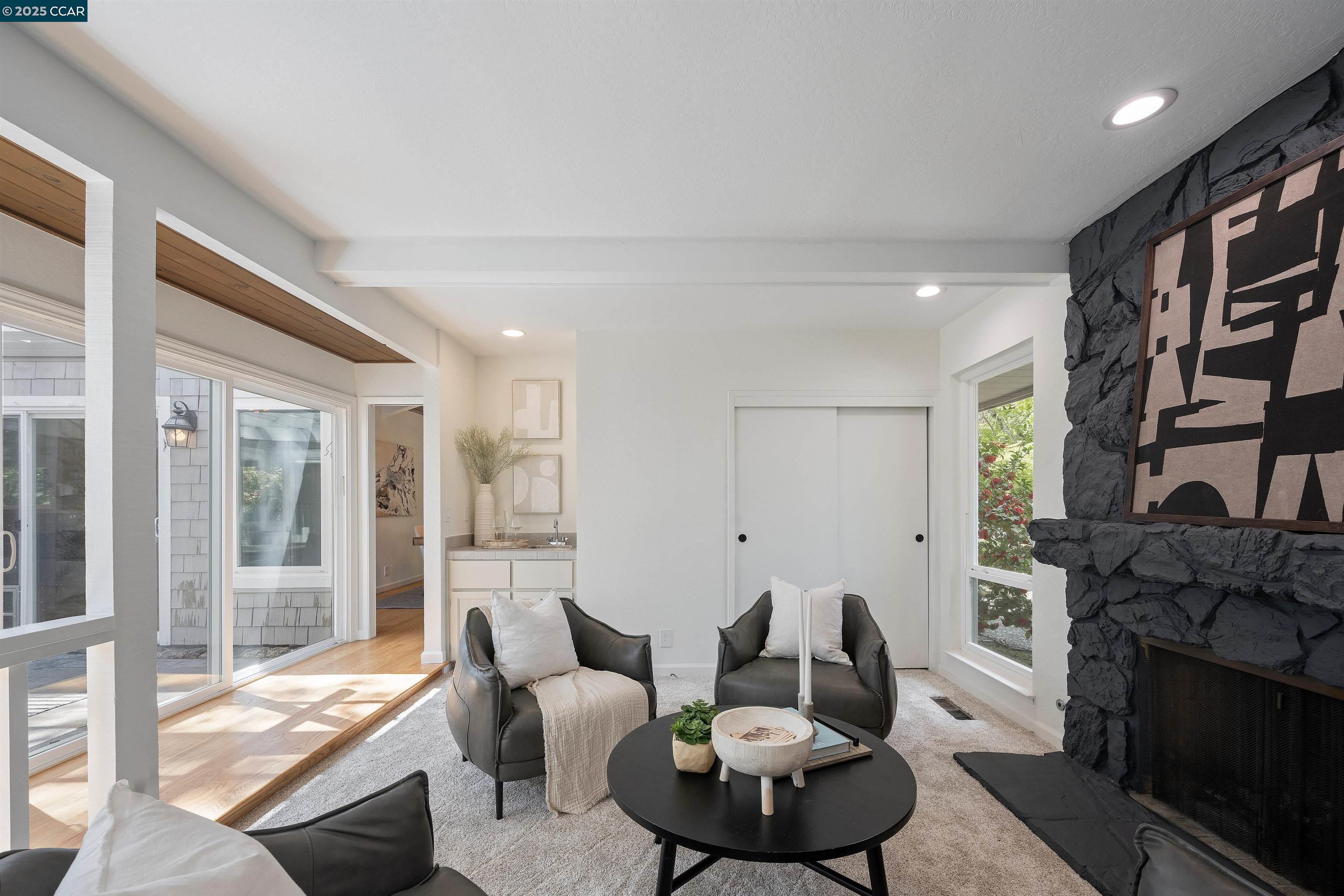 2212 Nelda Way
