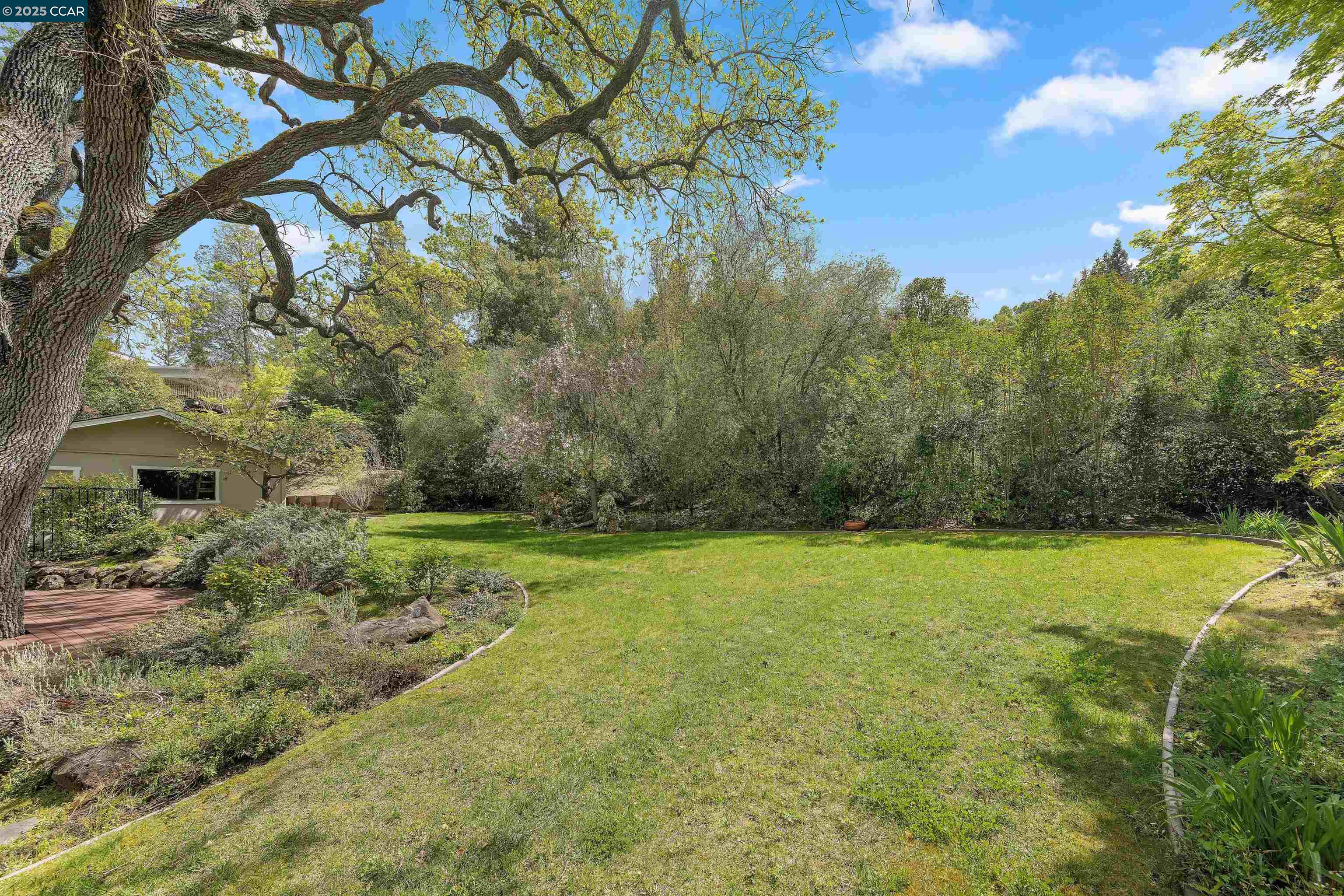 2212 Nelda Way