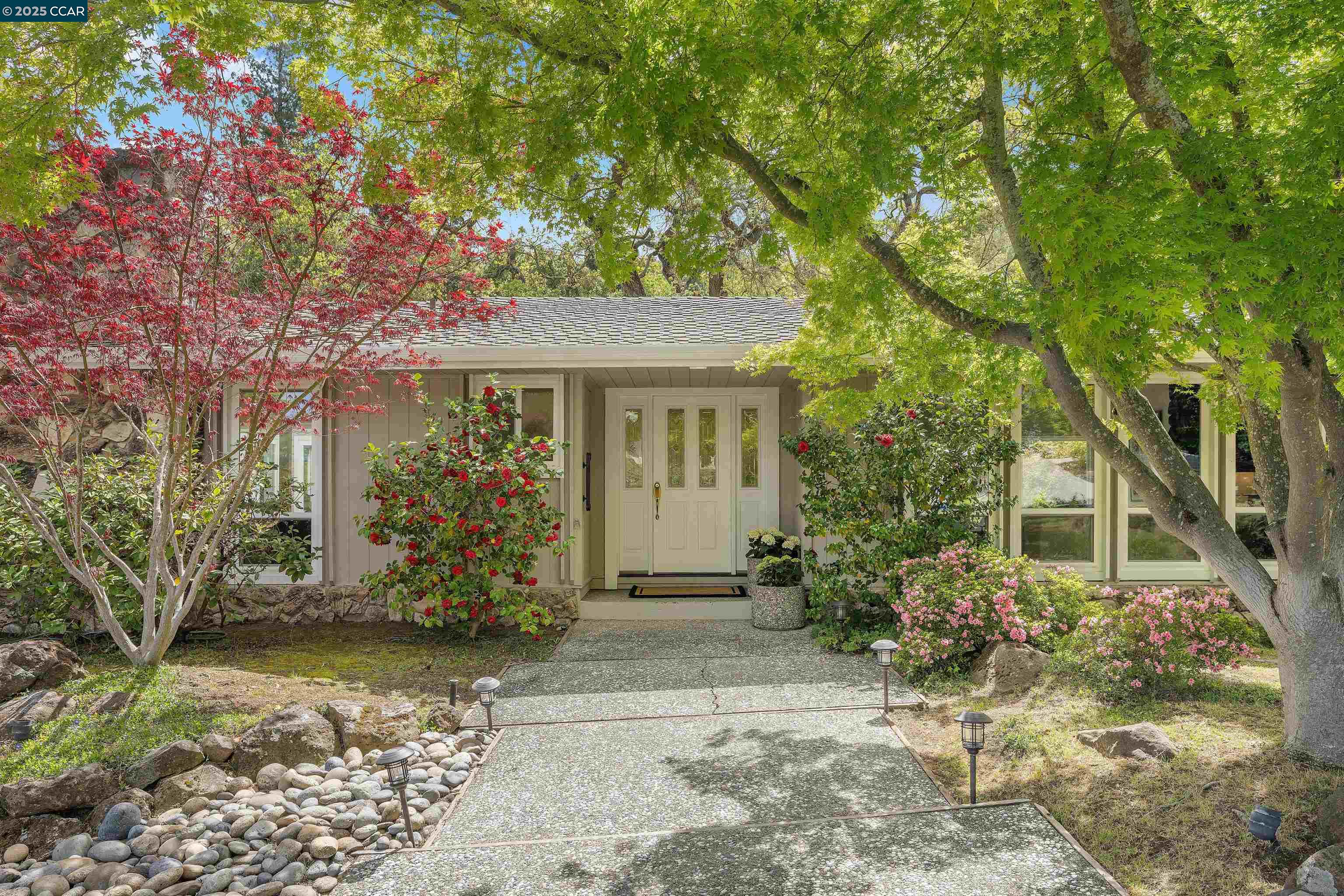 2212 Nelda Way
