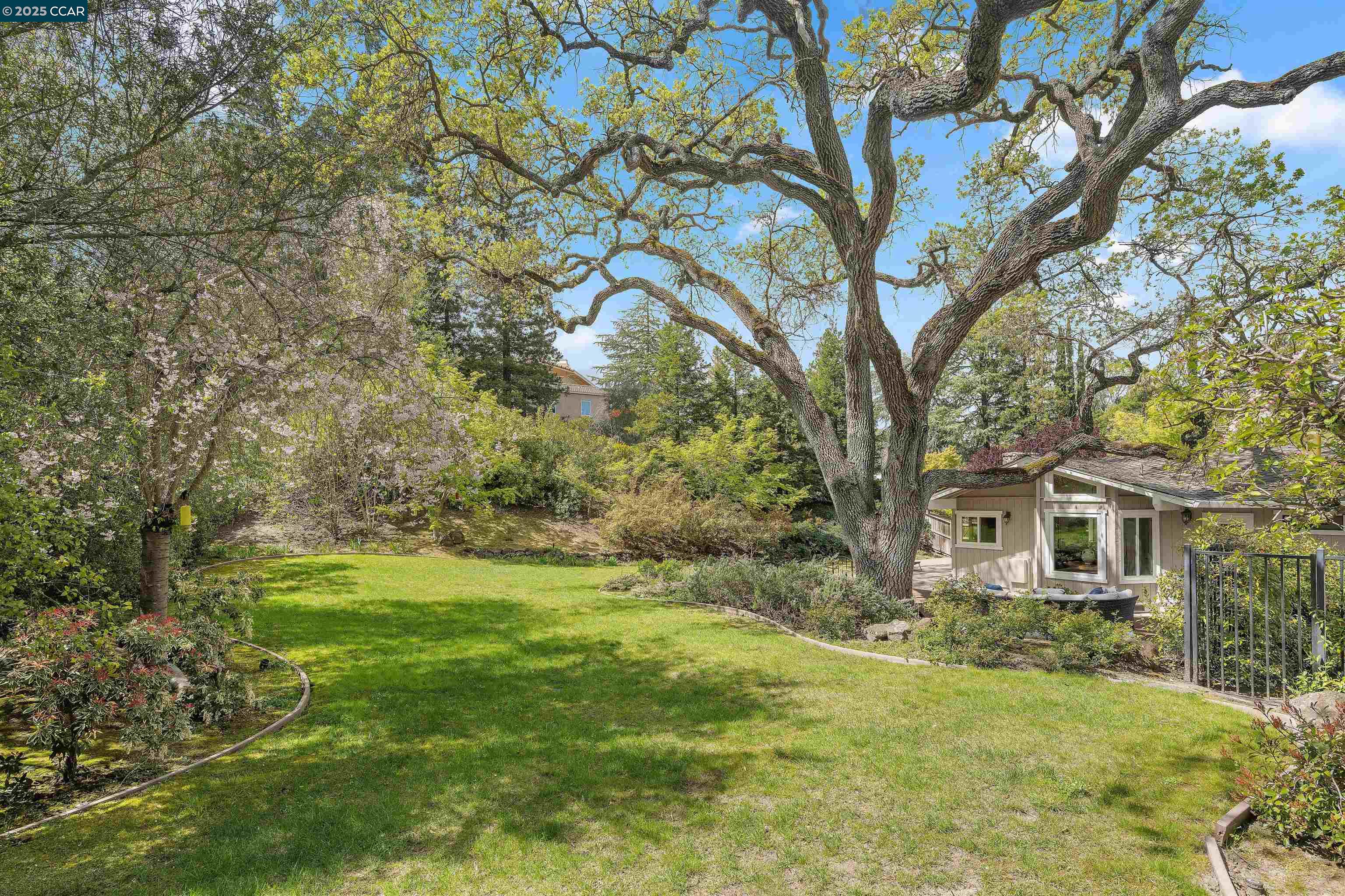 2212 Nelda Way