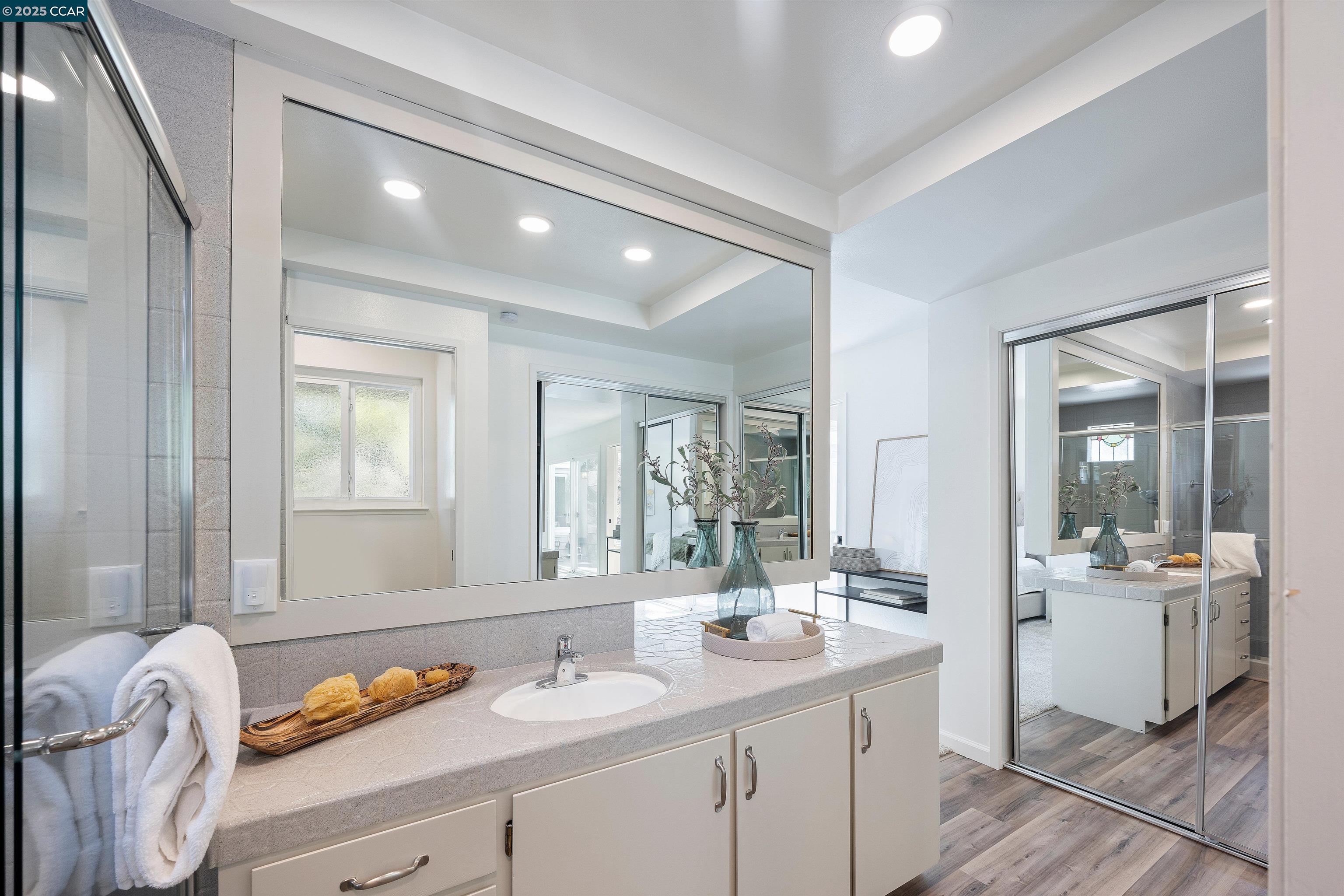 2212 Nelda Way