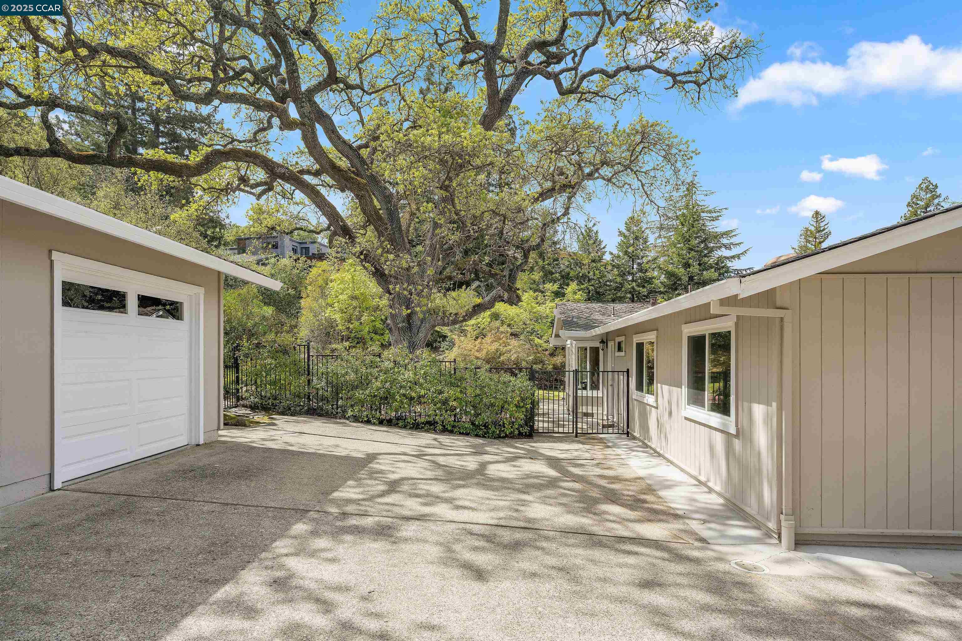 2212 Nelda Way