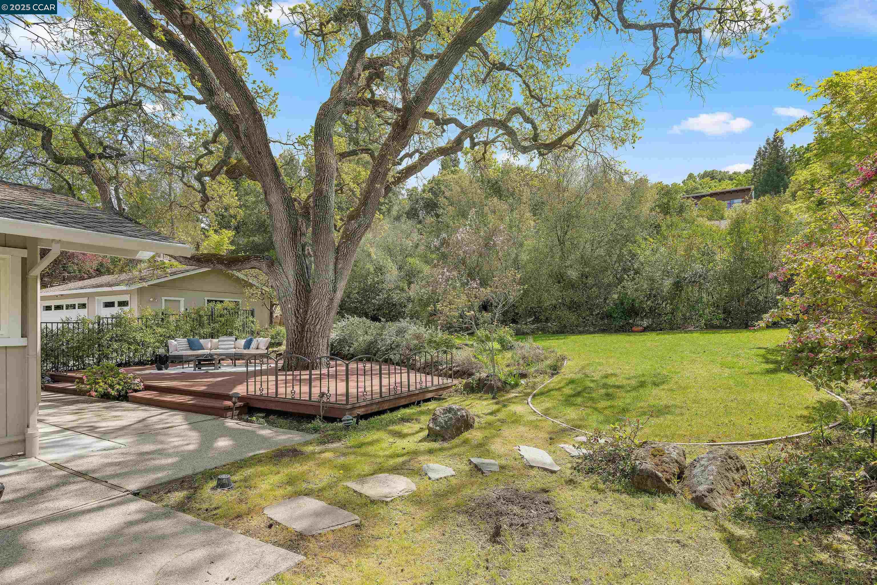 2212 Nelda Way