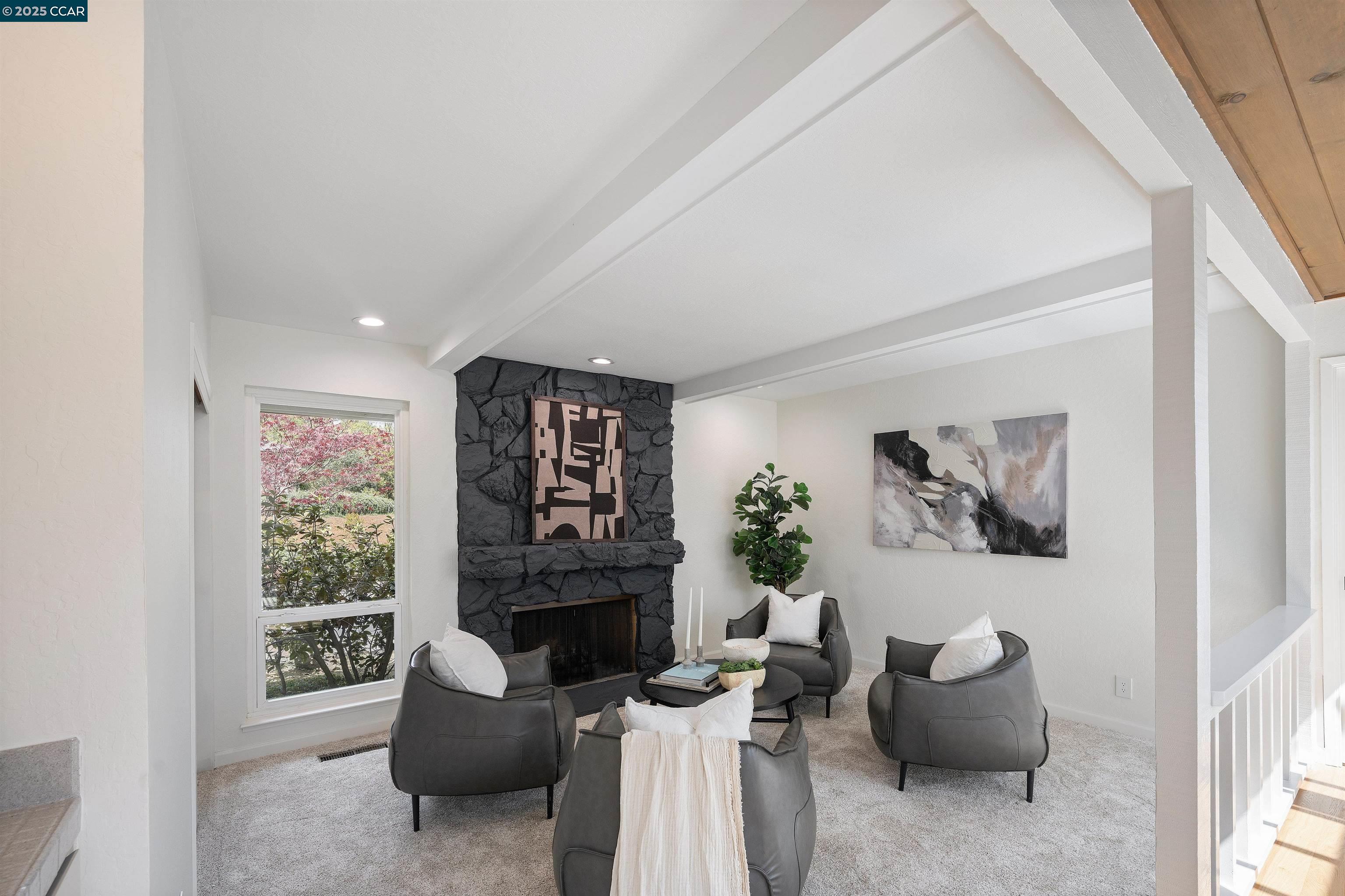 2212 Nelda Way