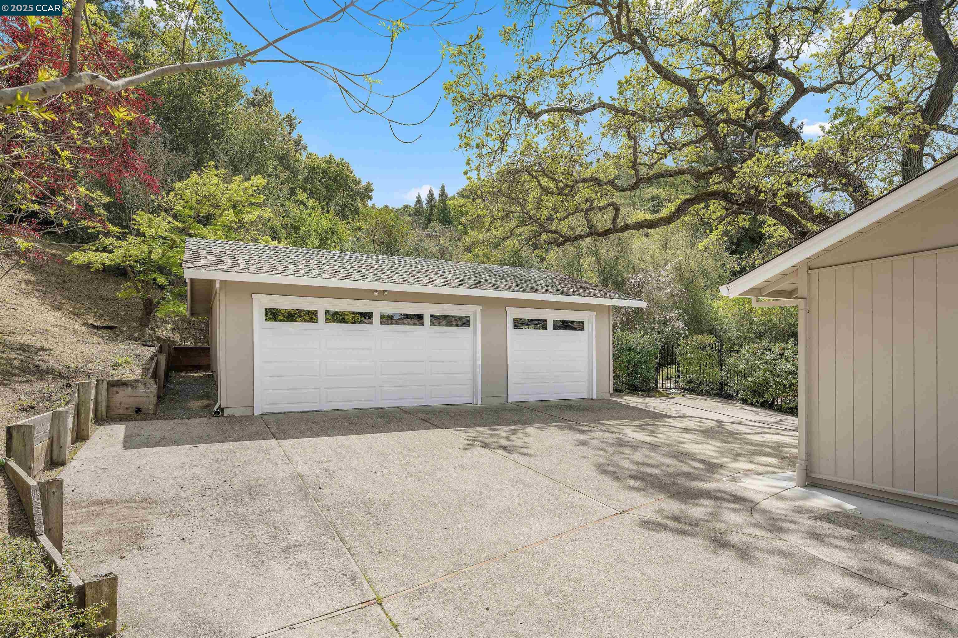 2212 Nelda Way