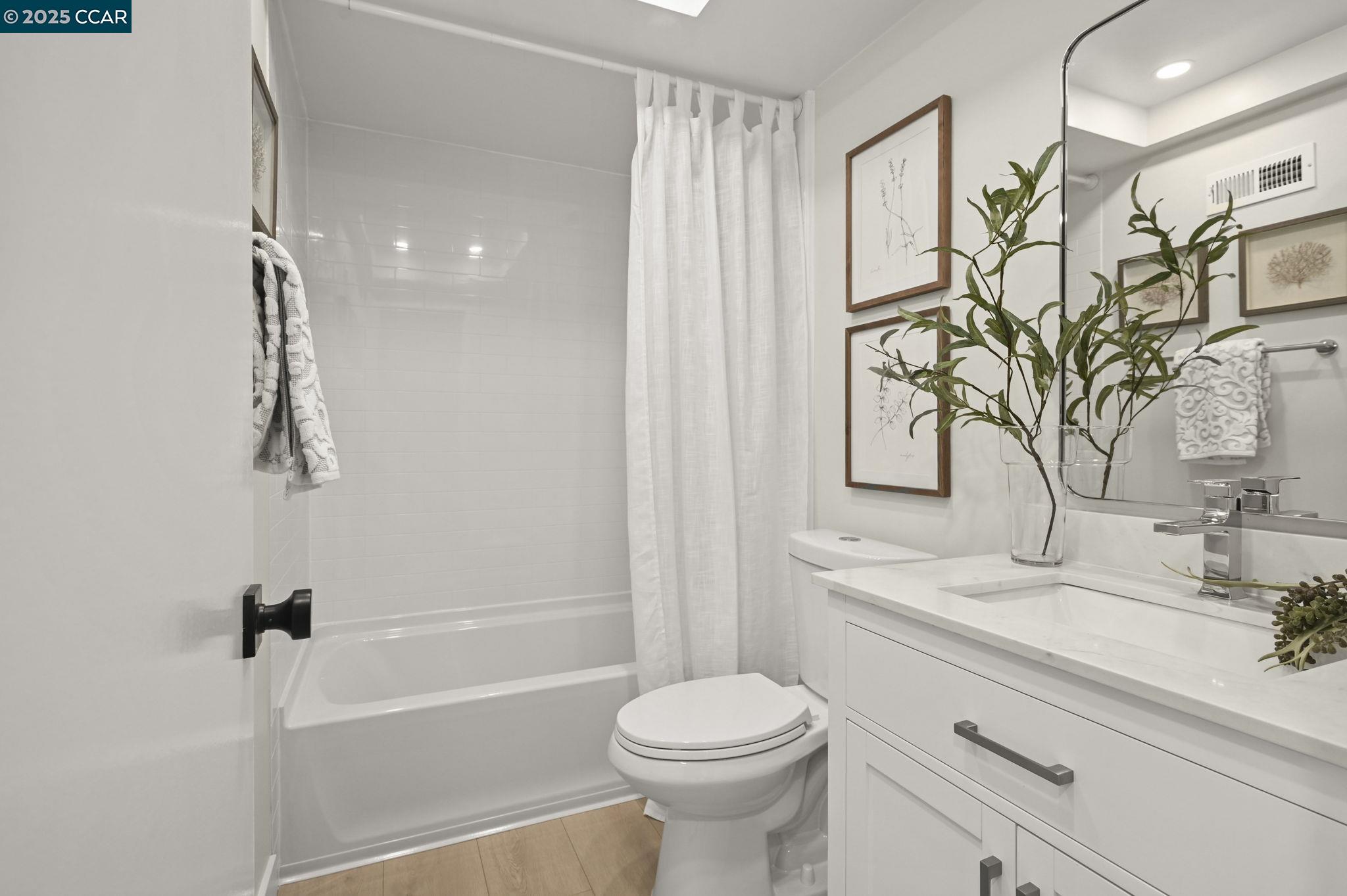 125 Laredo Ct