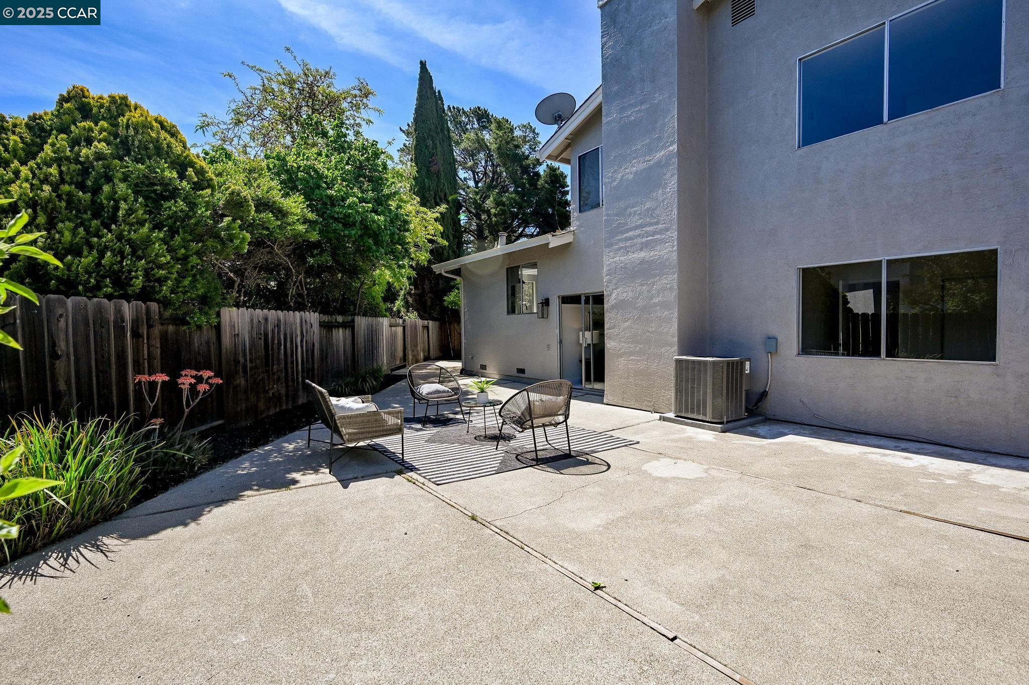 125 Laredo Ct