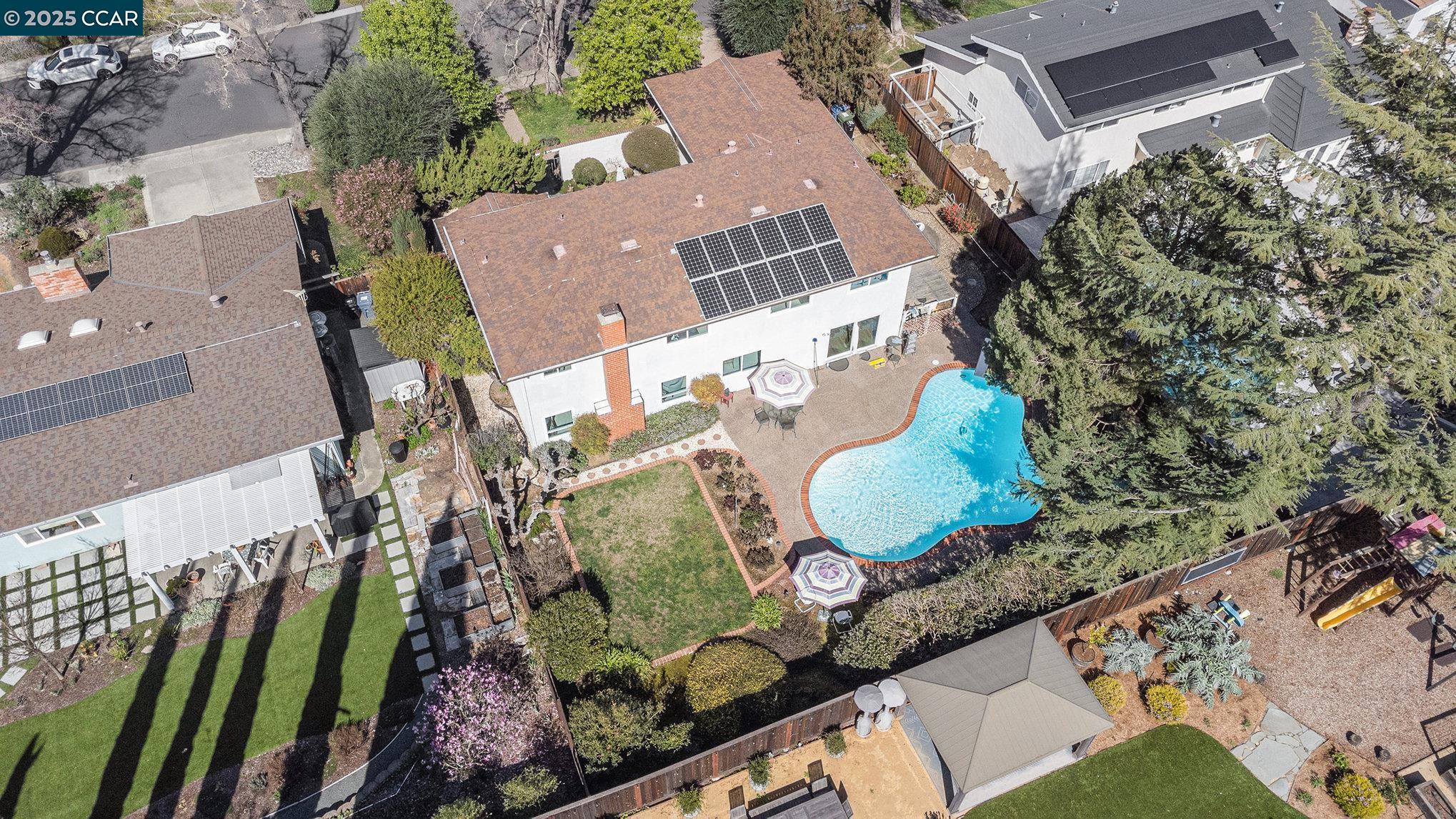 3257 Inverness Dr