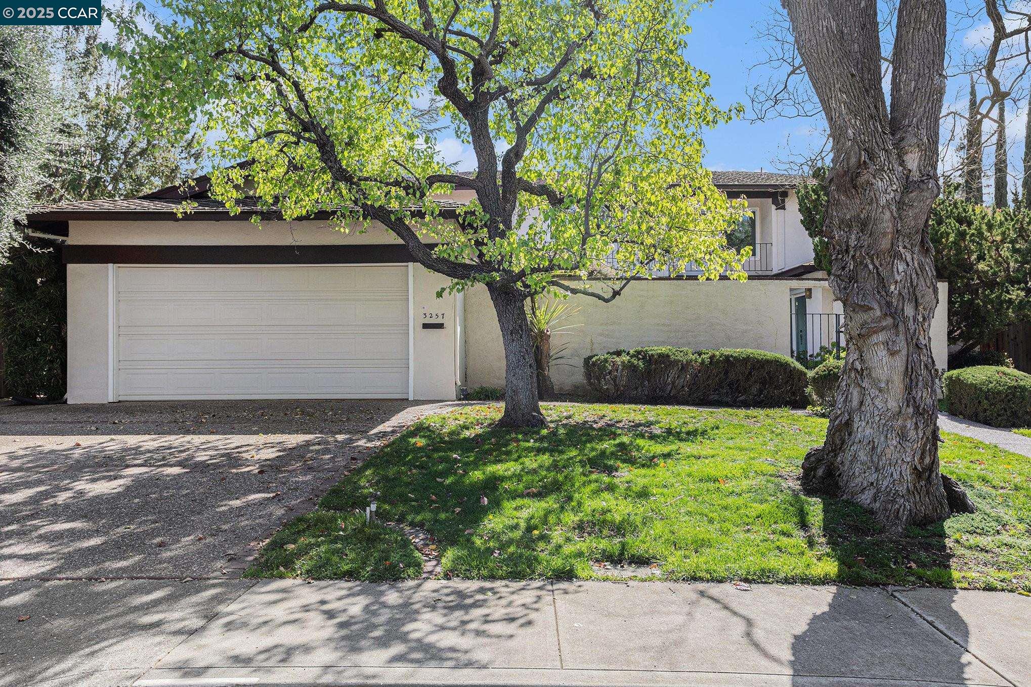 3257 Inverness Dr