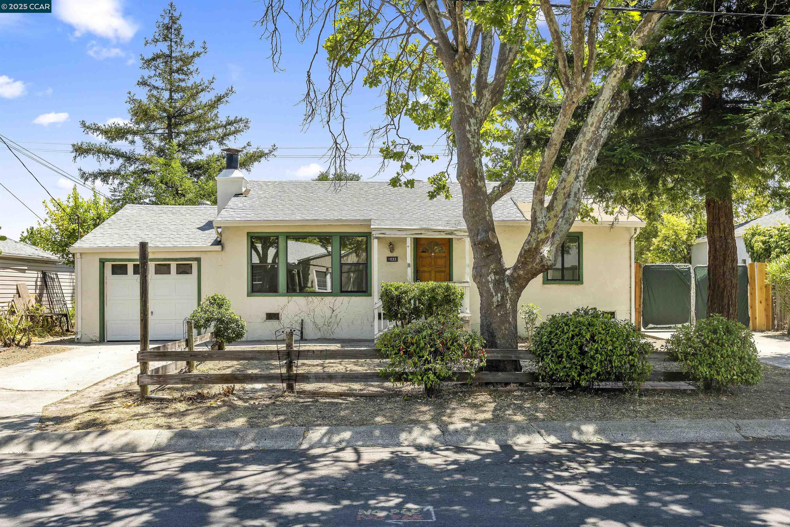 1033 Esther Dr