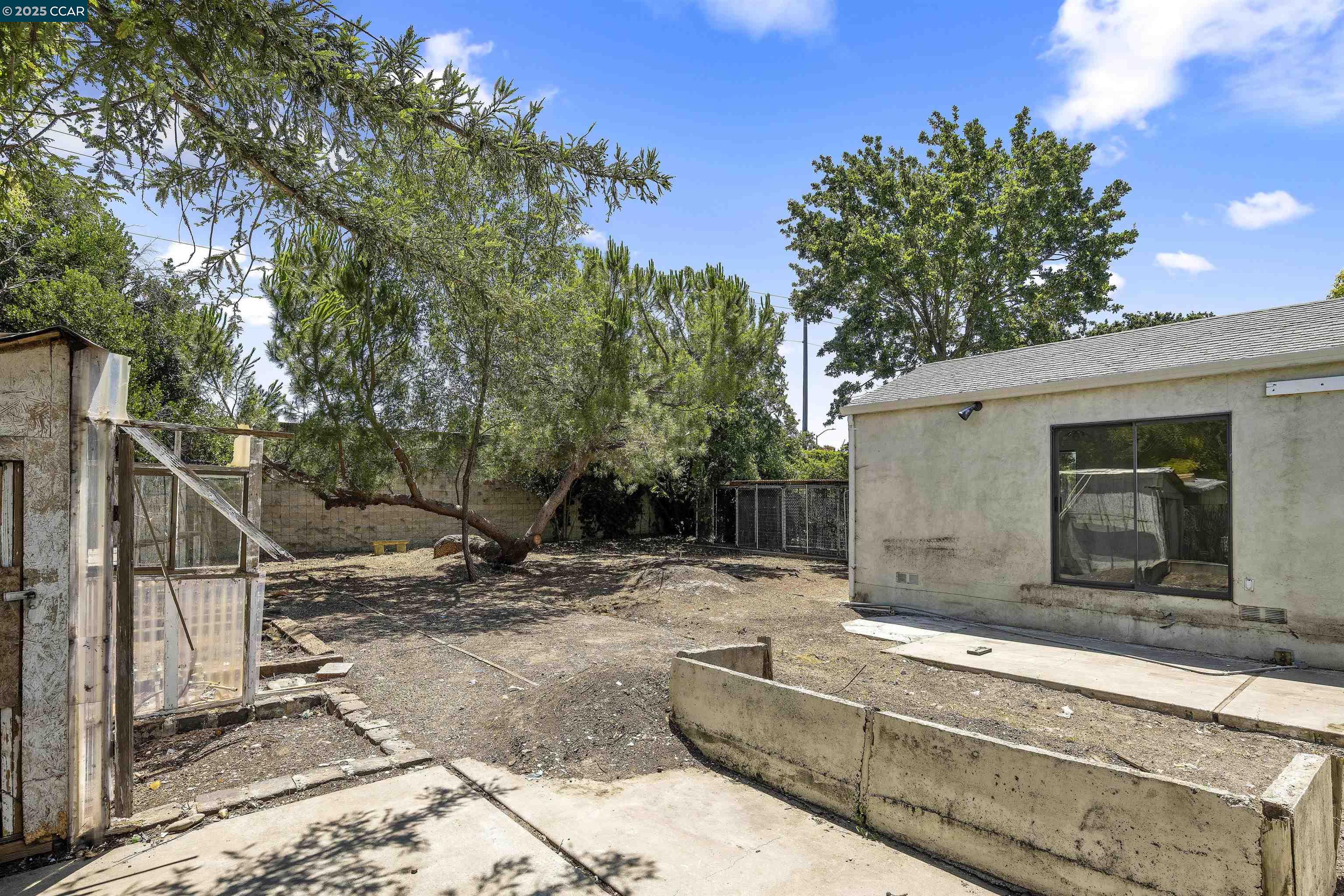 1033 Esther Dr