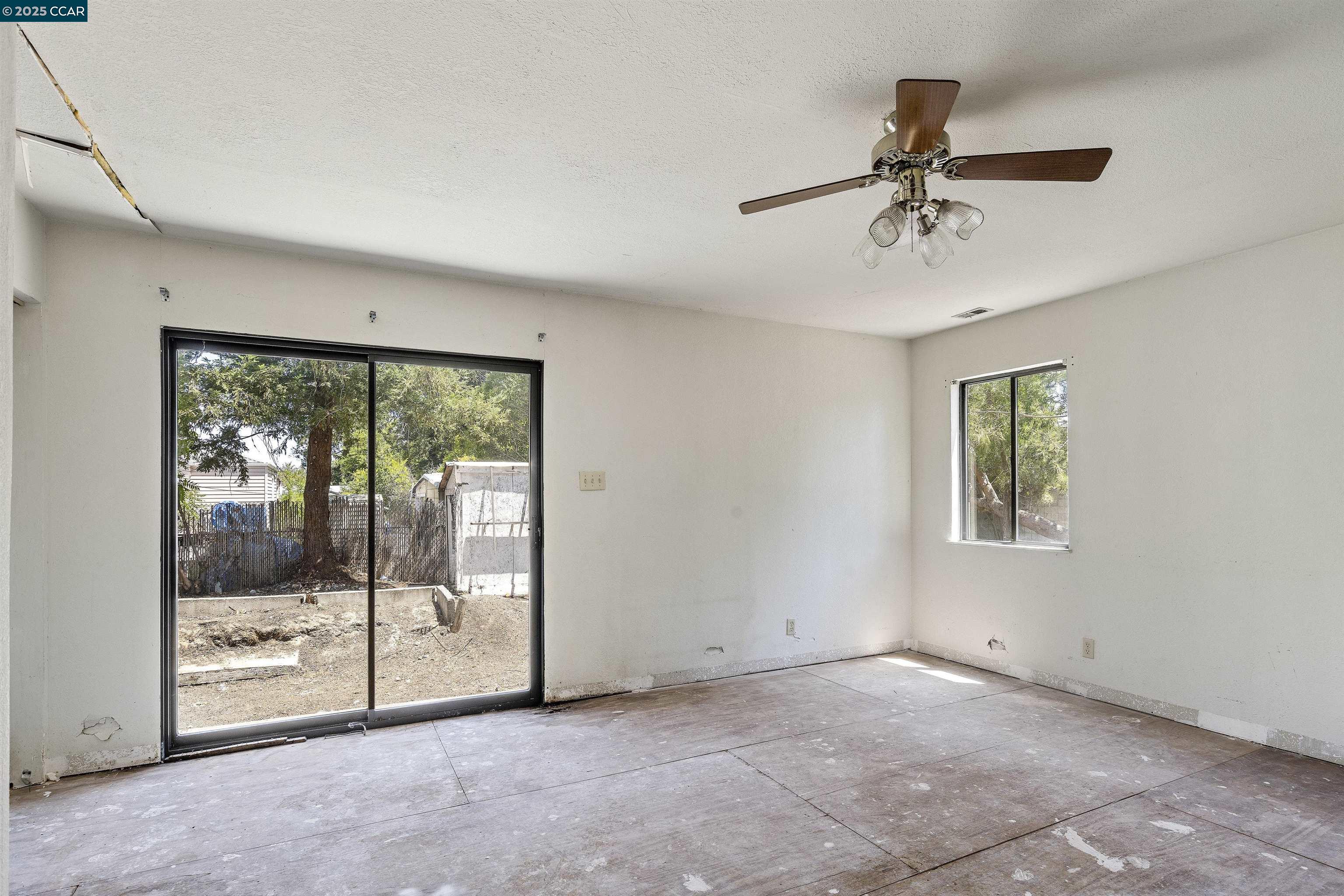 1033 Esther Dr