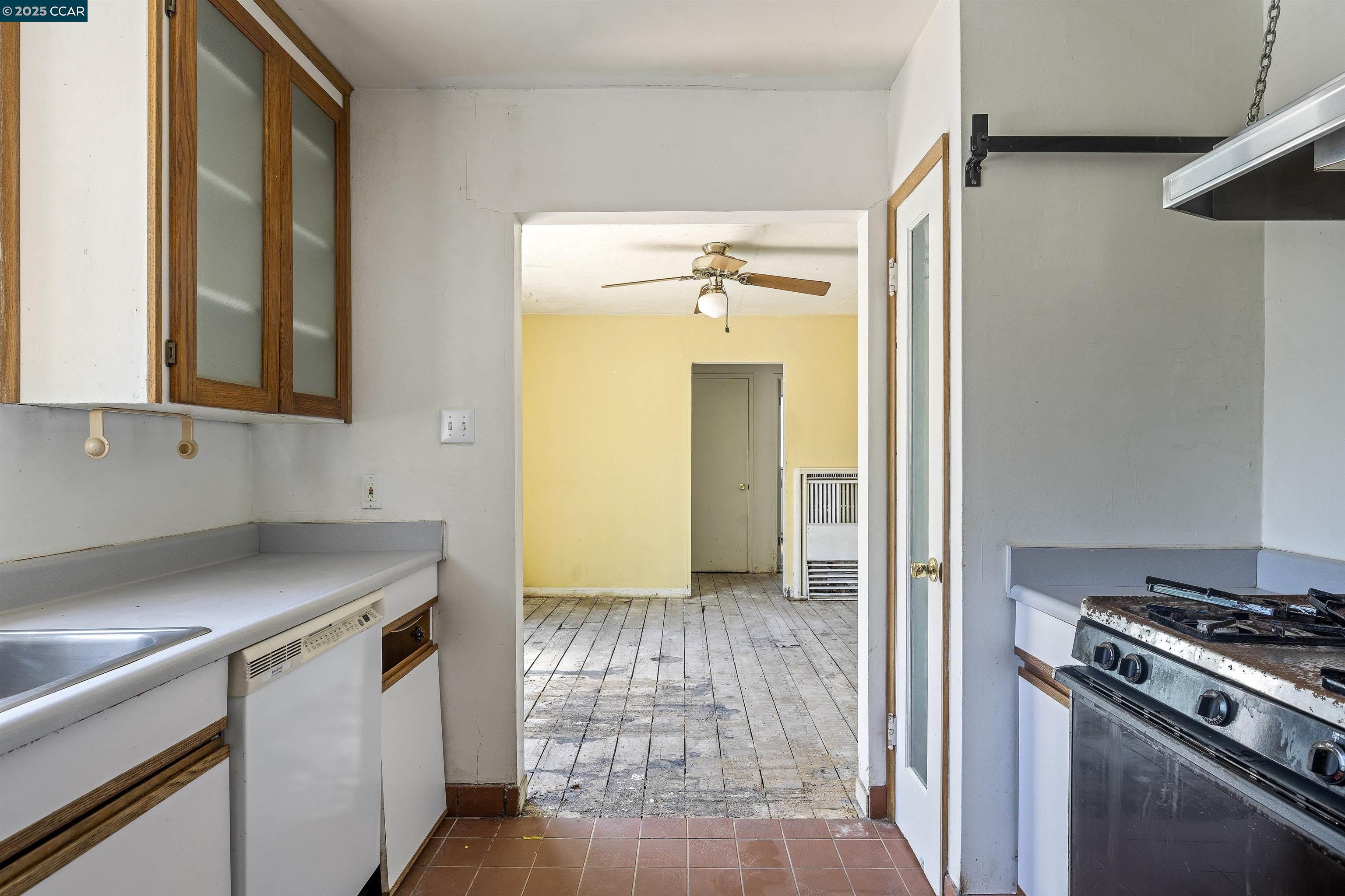 1033 Esther Dr