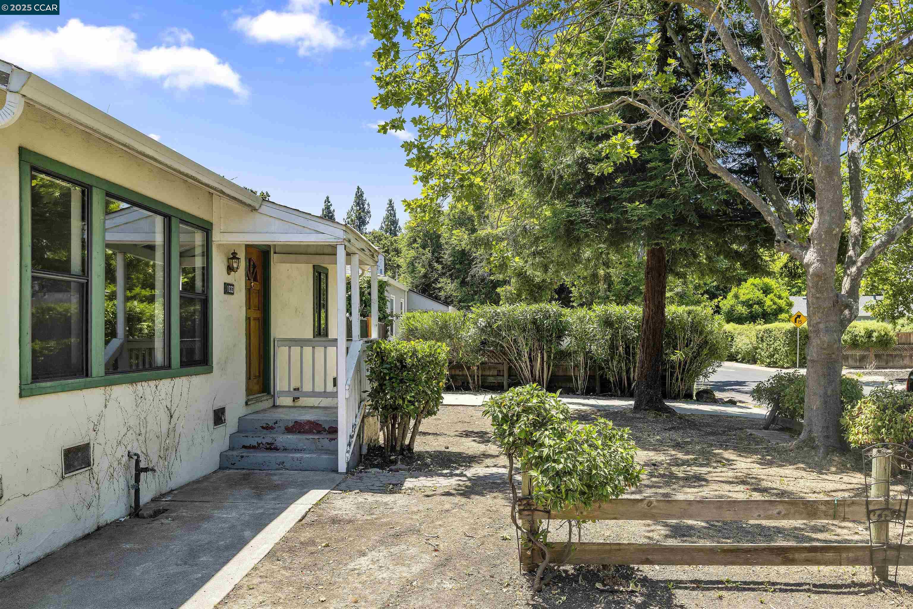 1033 Esther Dr
