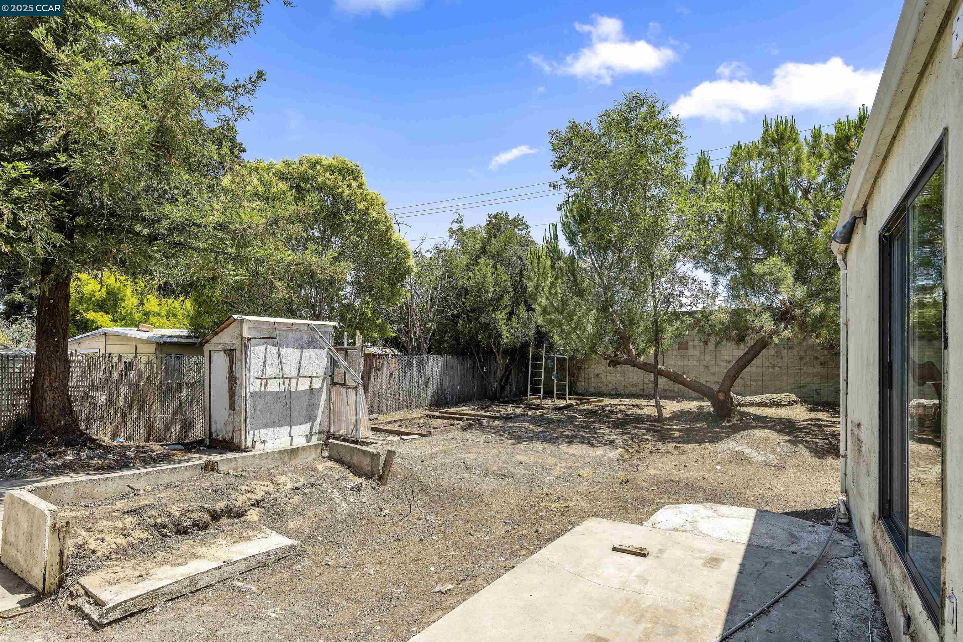 1033 Esther Dr