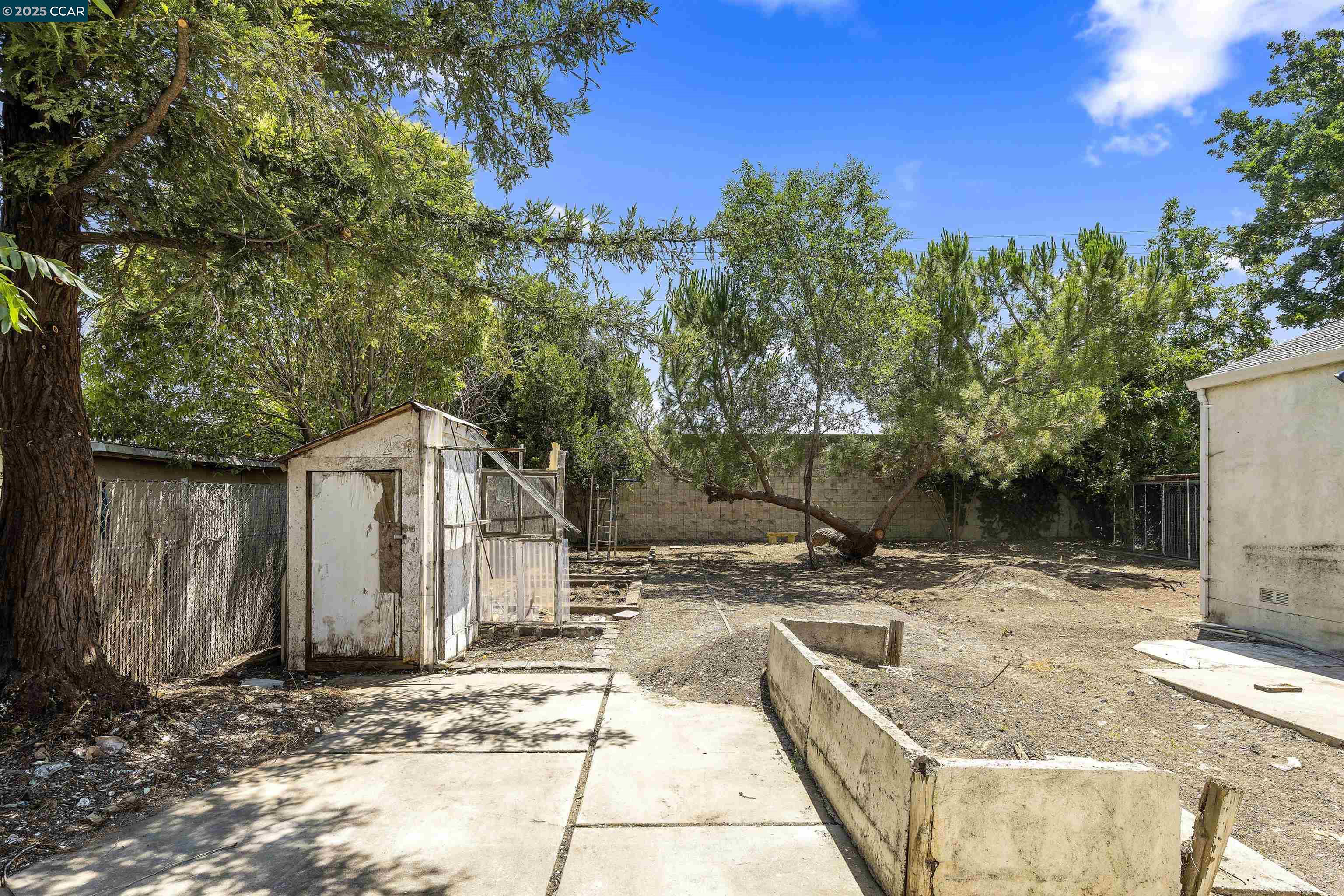 1033 Esther Dr