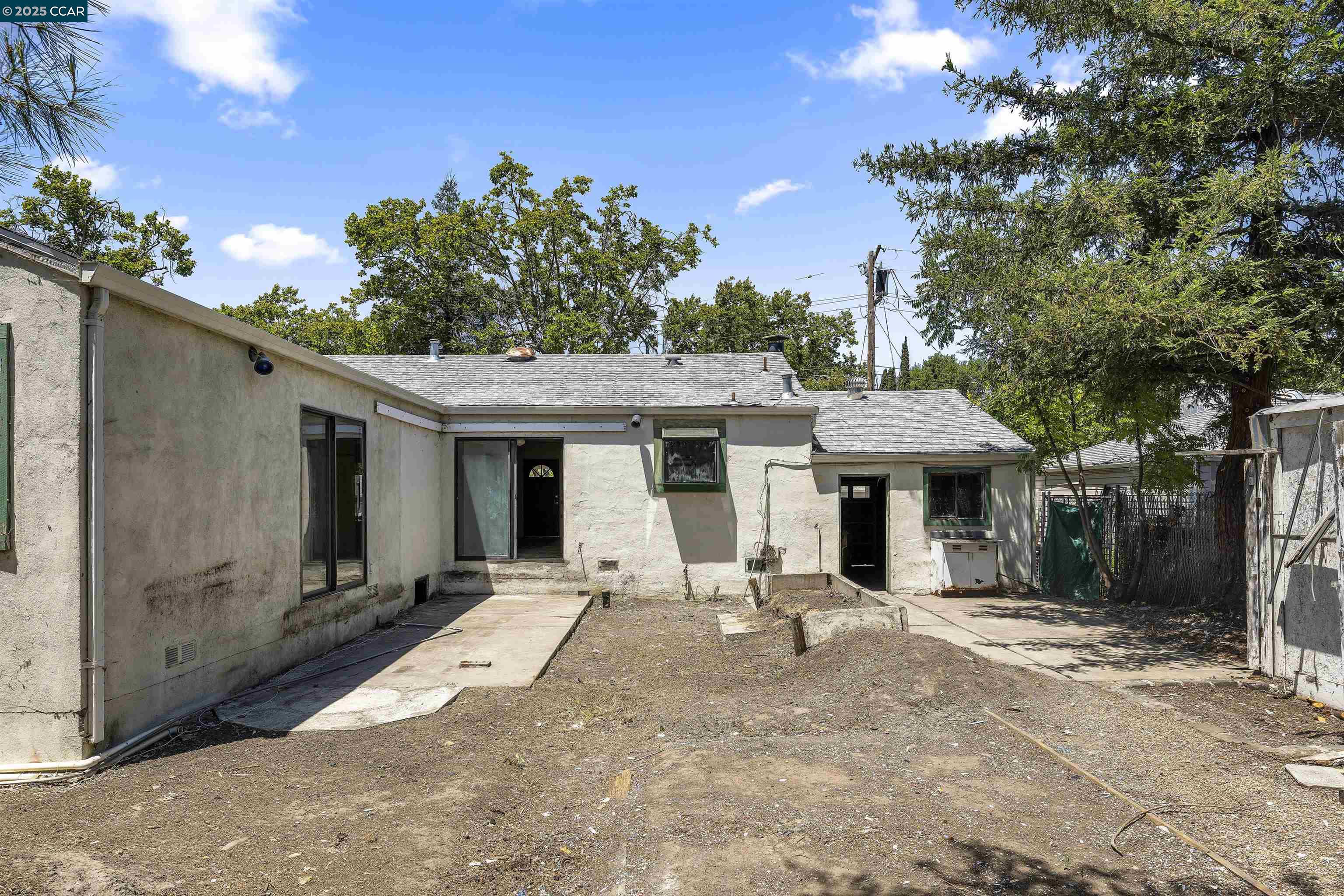 1033 Esther Dr