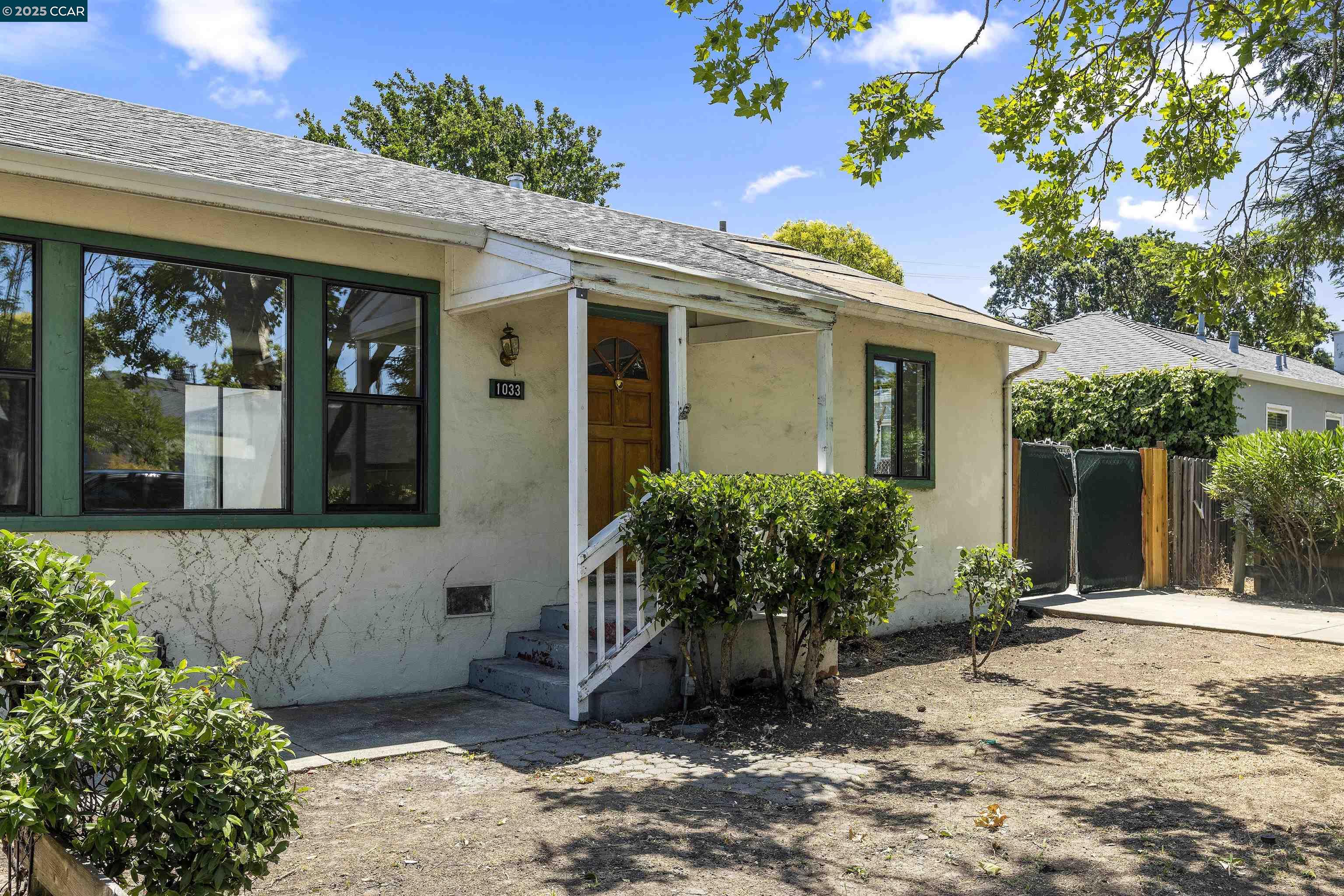 1033 Esther Dr