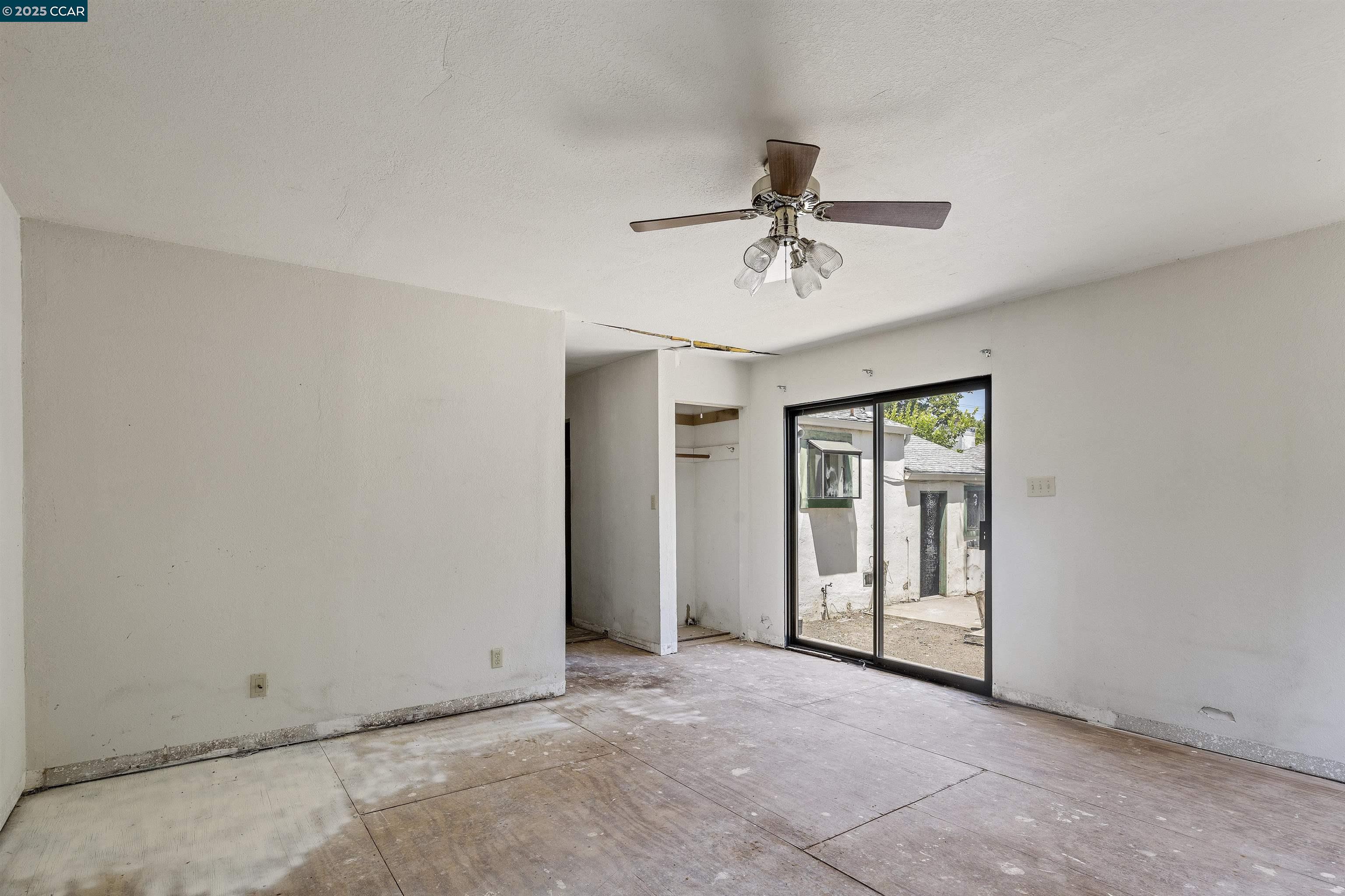 1033 Esther Dr