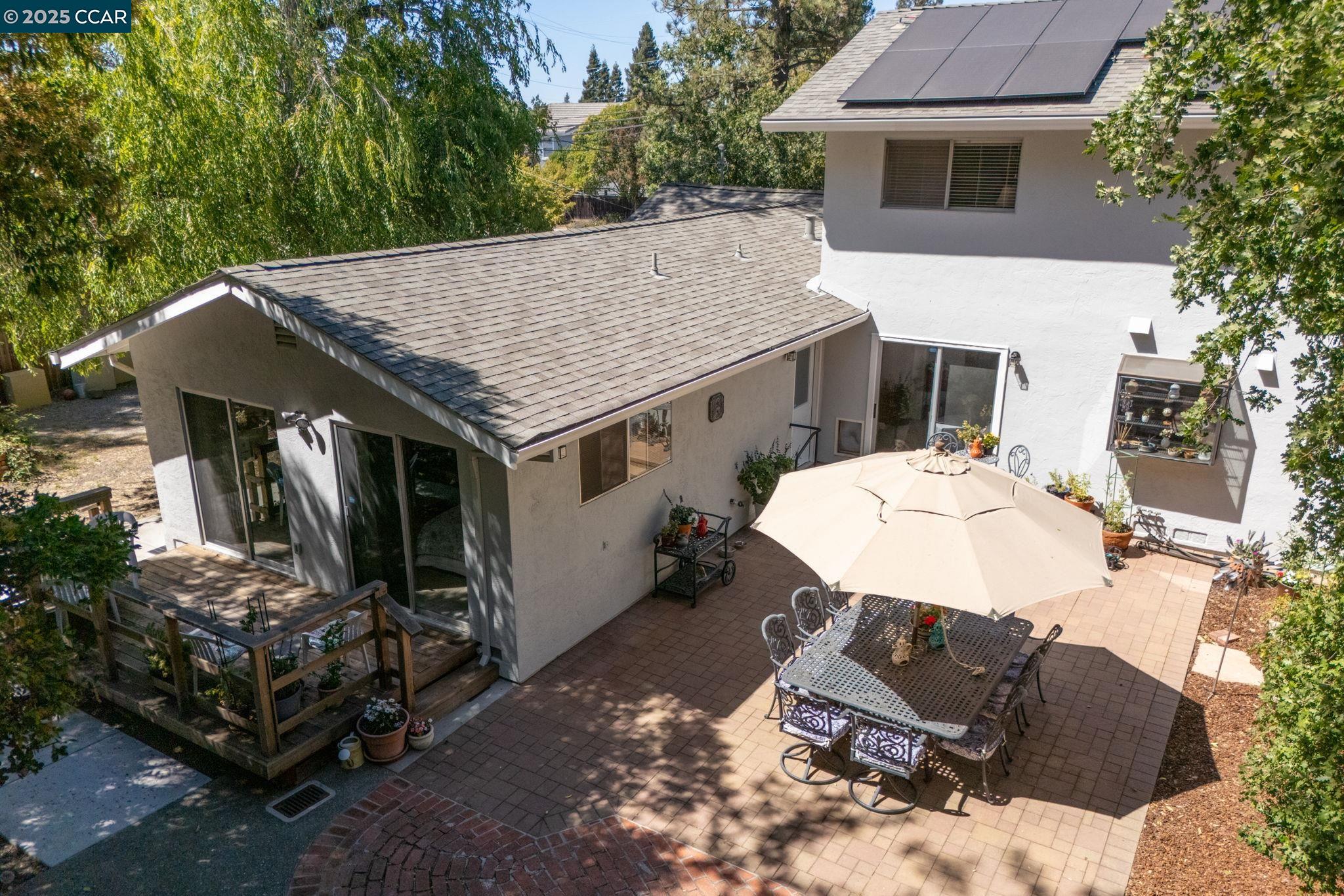 865 Walnut Ave