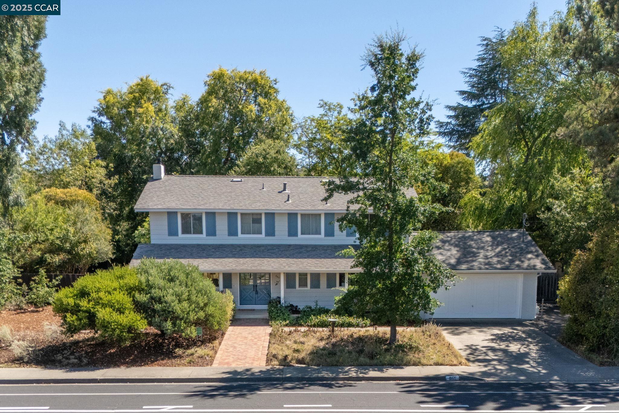 865 Walnut Ave