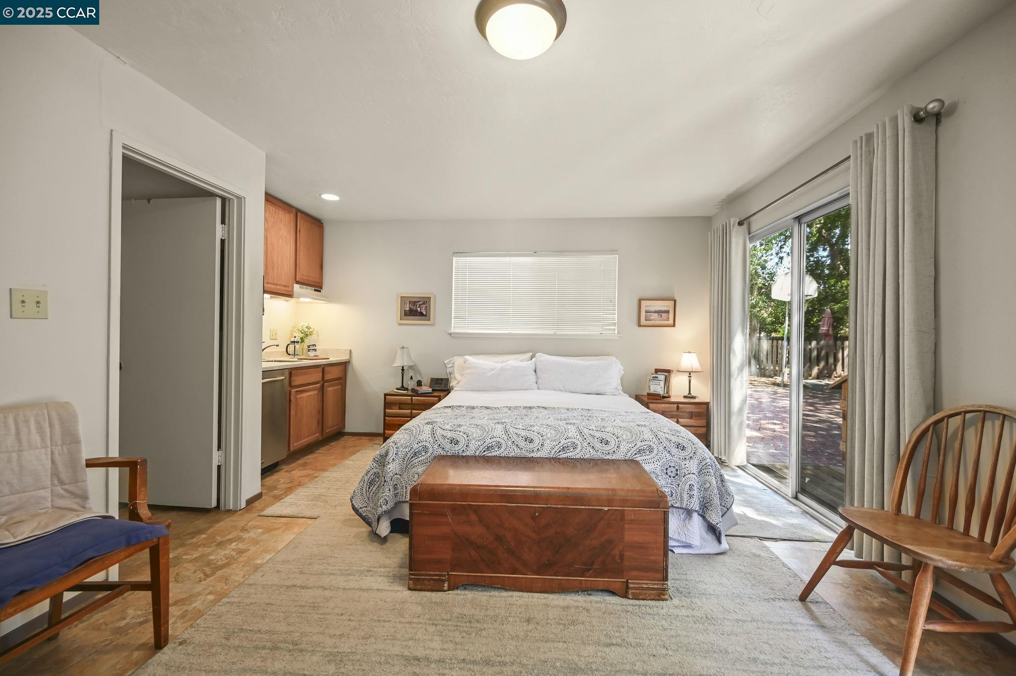 865 Walnut Ave