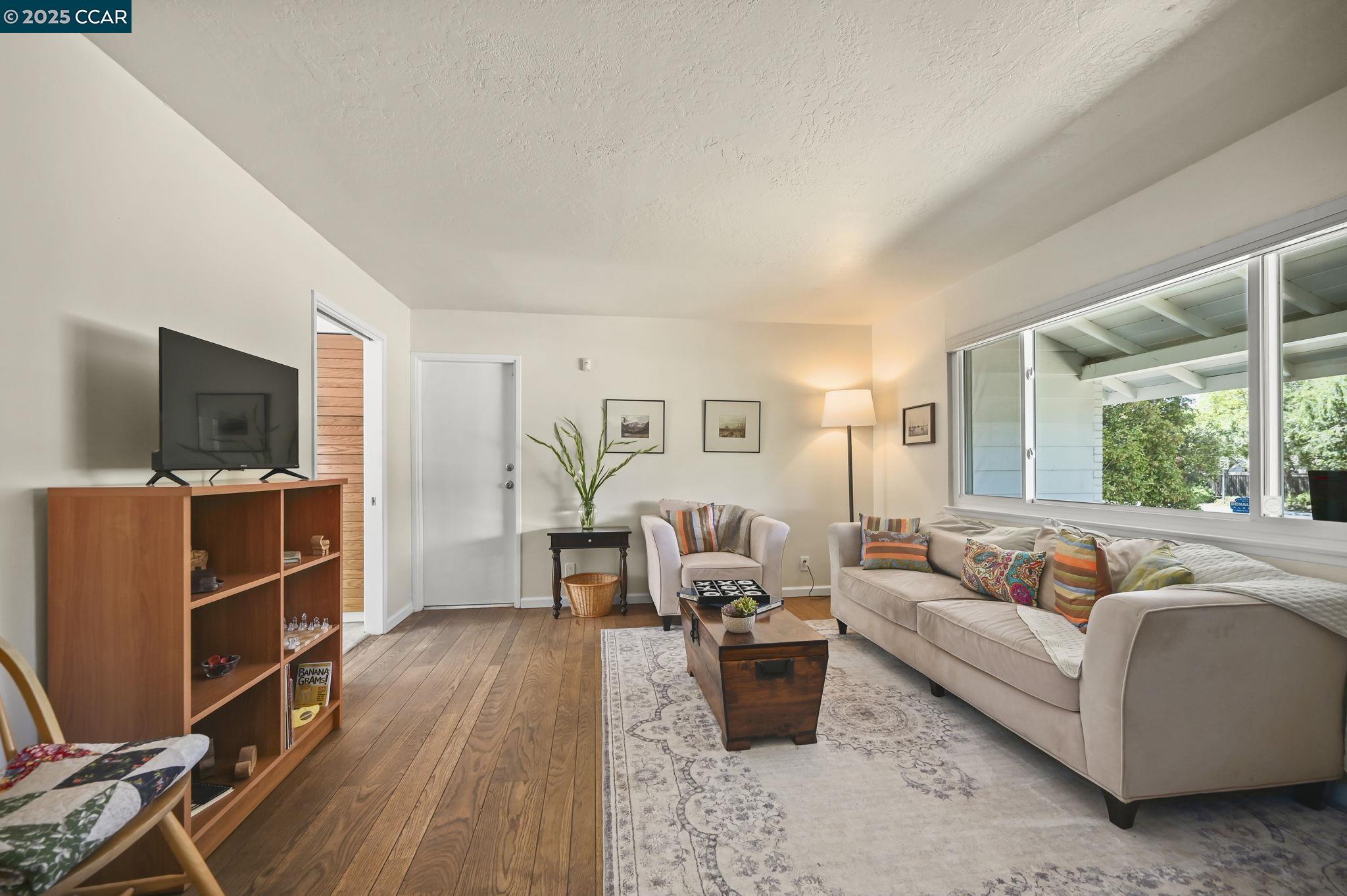865 Walnut Ave